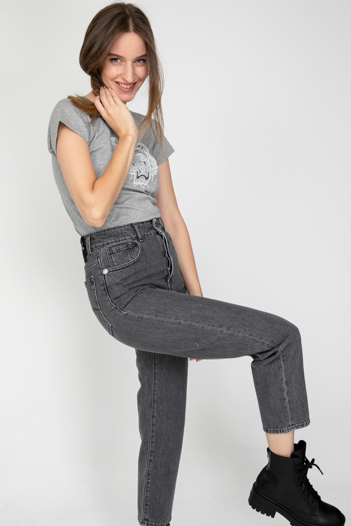 Replay Tyna Mom Fit Jeans-Libas Trendy Fashion Store