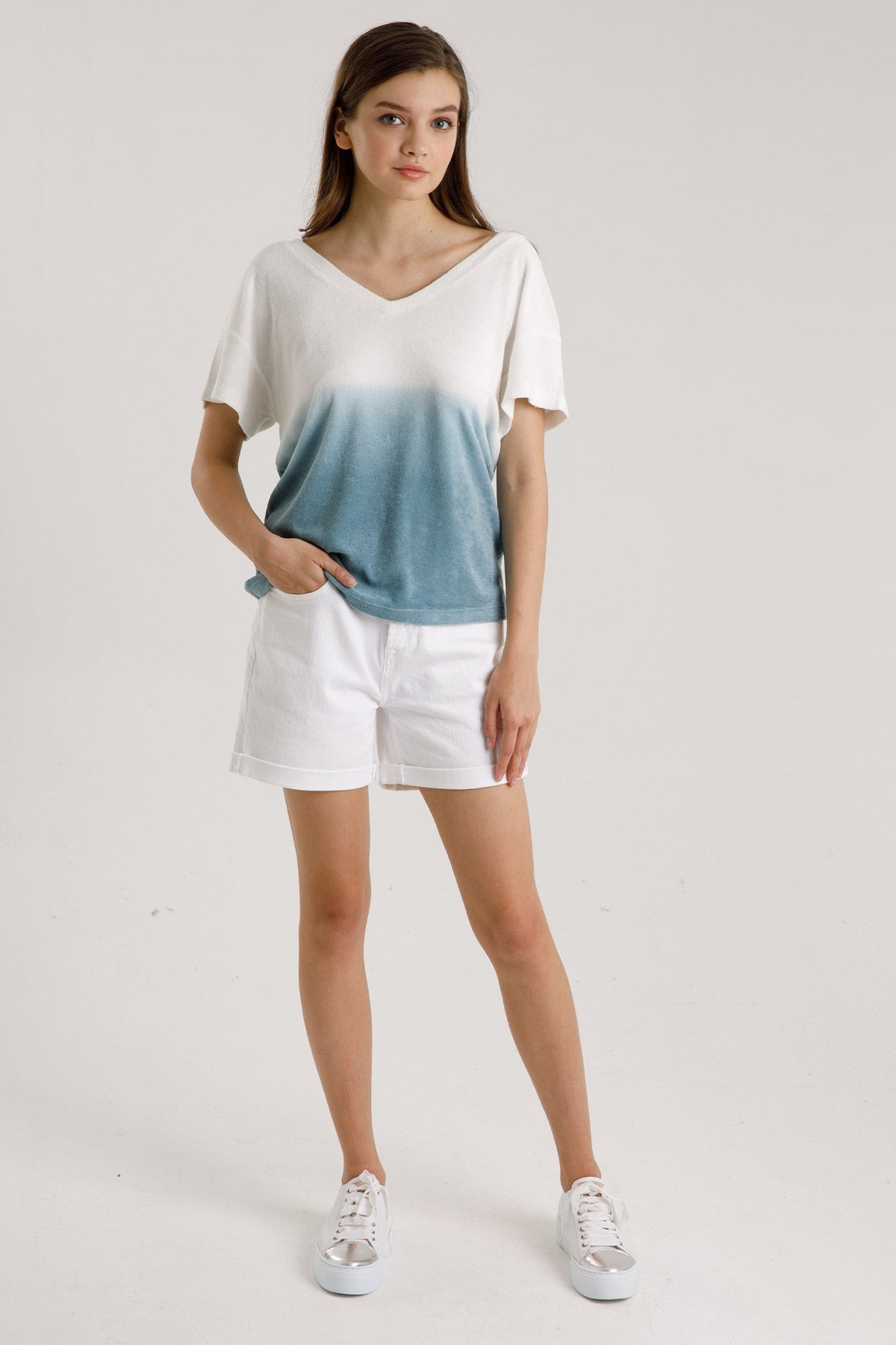 Majestic V Yaka Degrade T-shirt-Libas Trendy Fashion Store