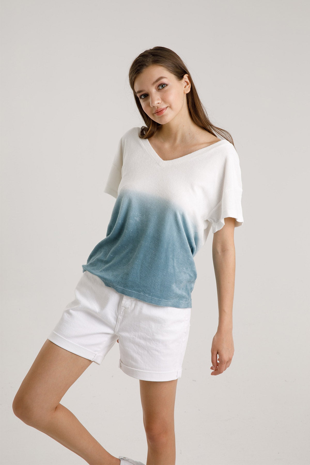 Majestic V Yaka Degrade T-shirt-Libas Trendy Fashion Store