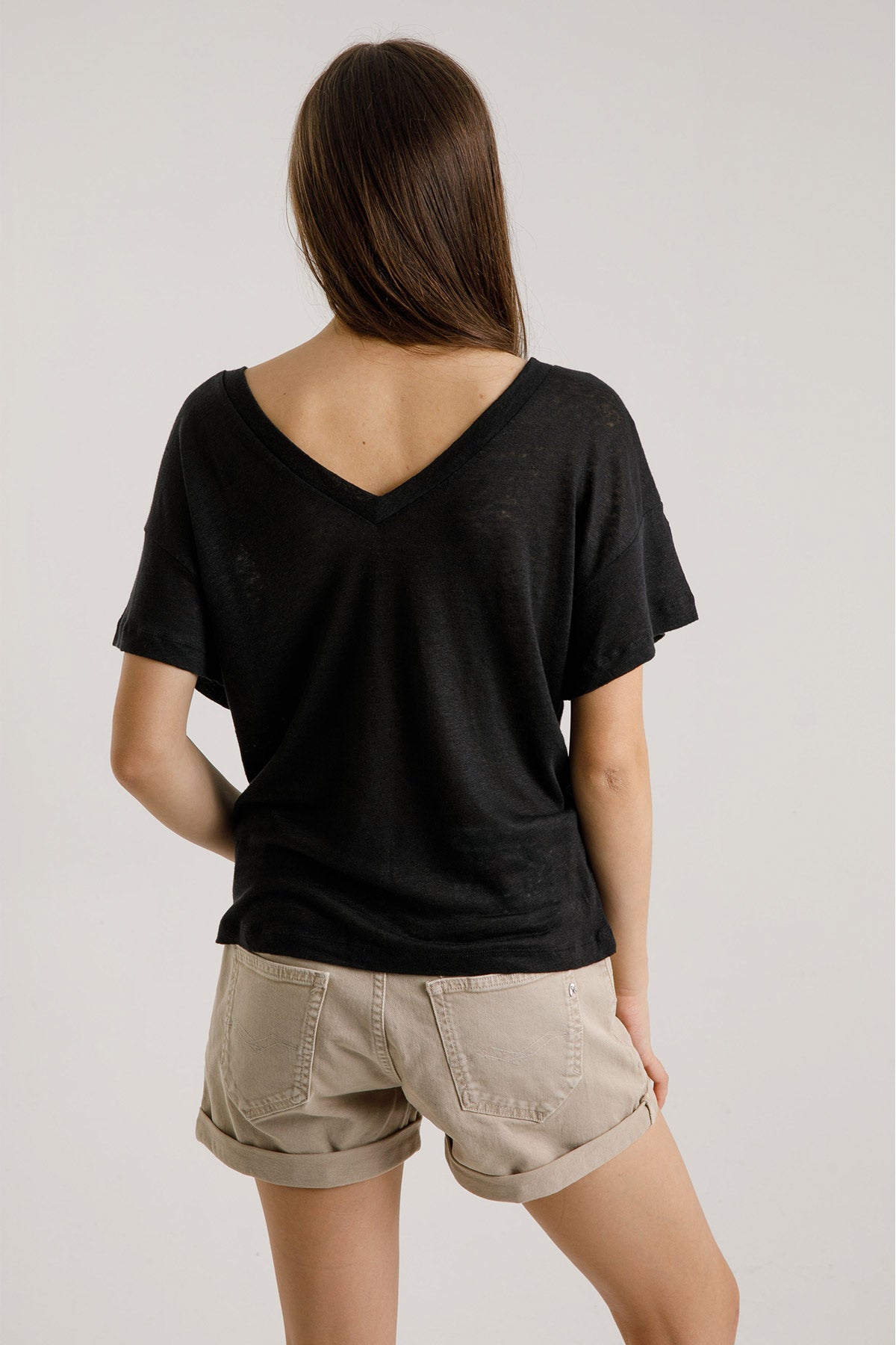 Majestic V Yaka Keten T-shirt-Libas Trendy Fashion Store