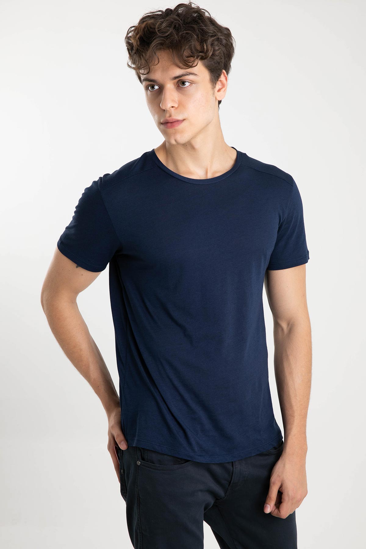 Tru Yuvarlak Yaka Basic T-shirt-Libas Trendy Fashion Store