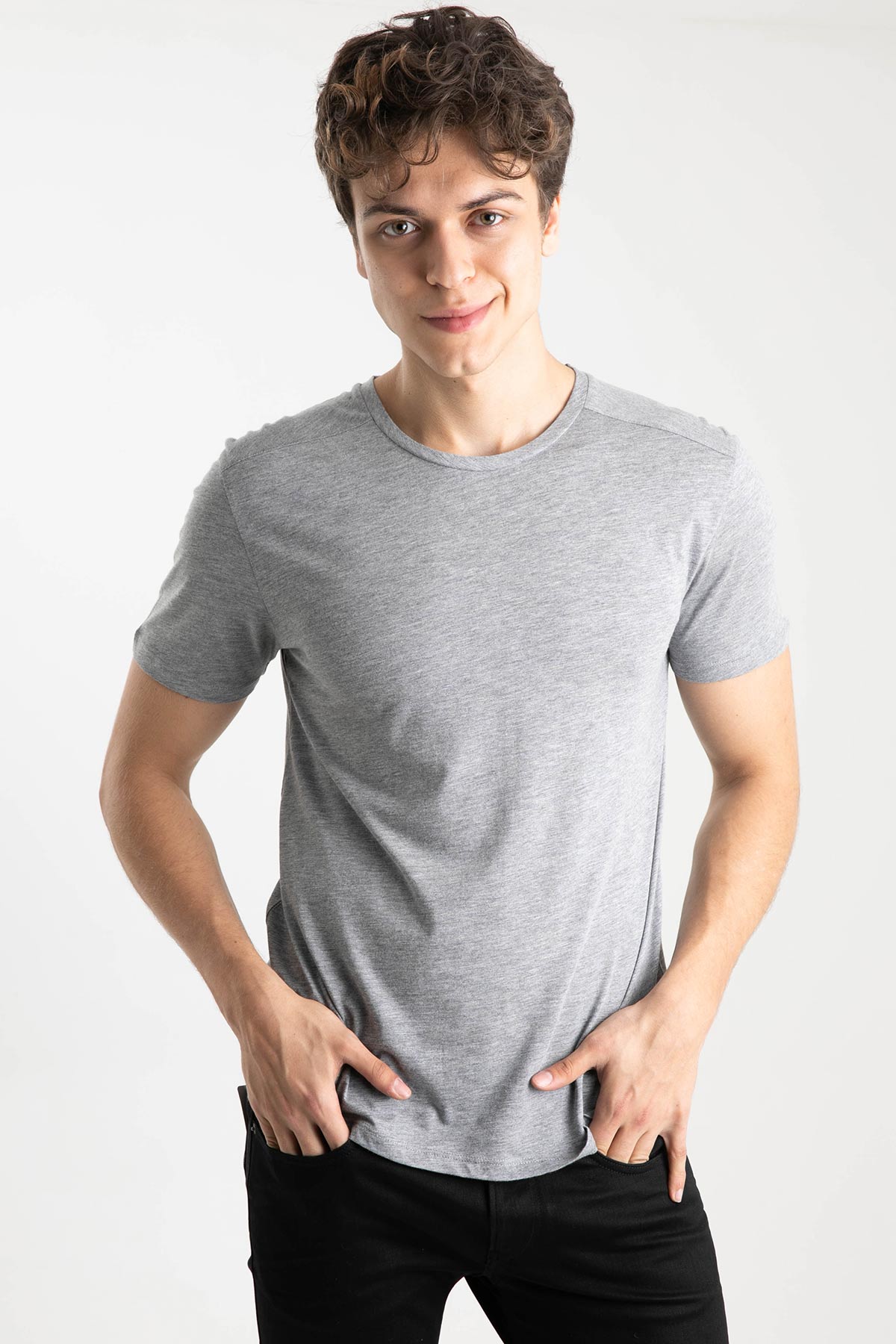 Tru Yuvarlak Yaka Basic T-shirt-Libas Trendy Fashion Store