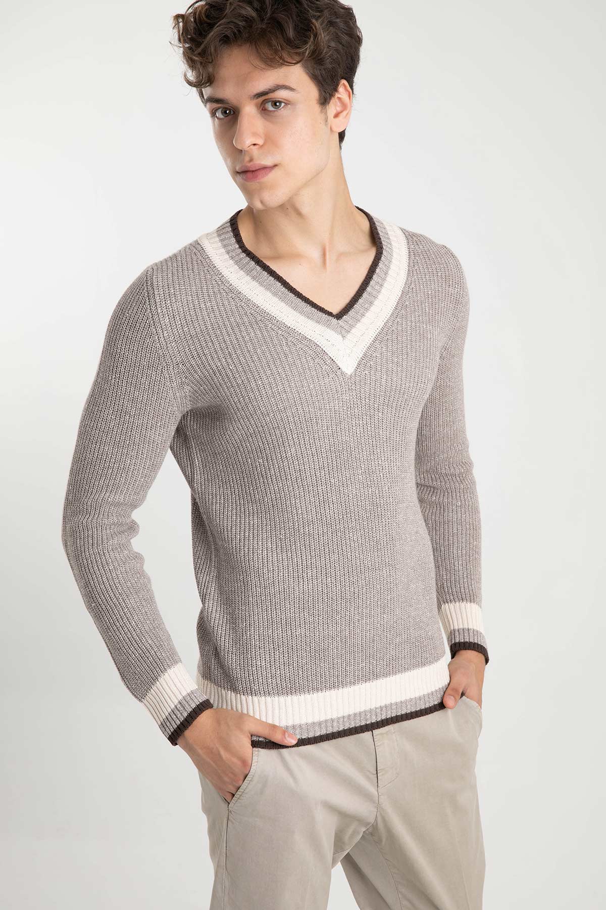 Gran Sasso V Yaka Keten Karışımlı Örgü Triko-Libas Trendy Fashion Store