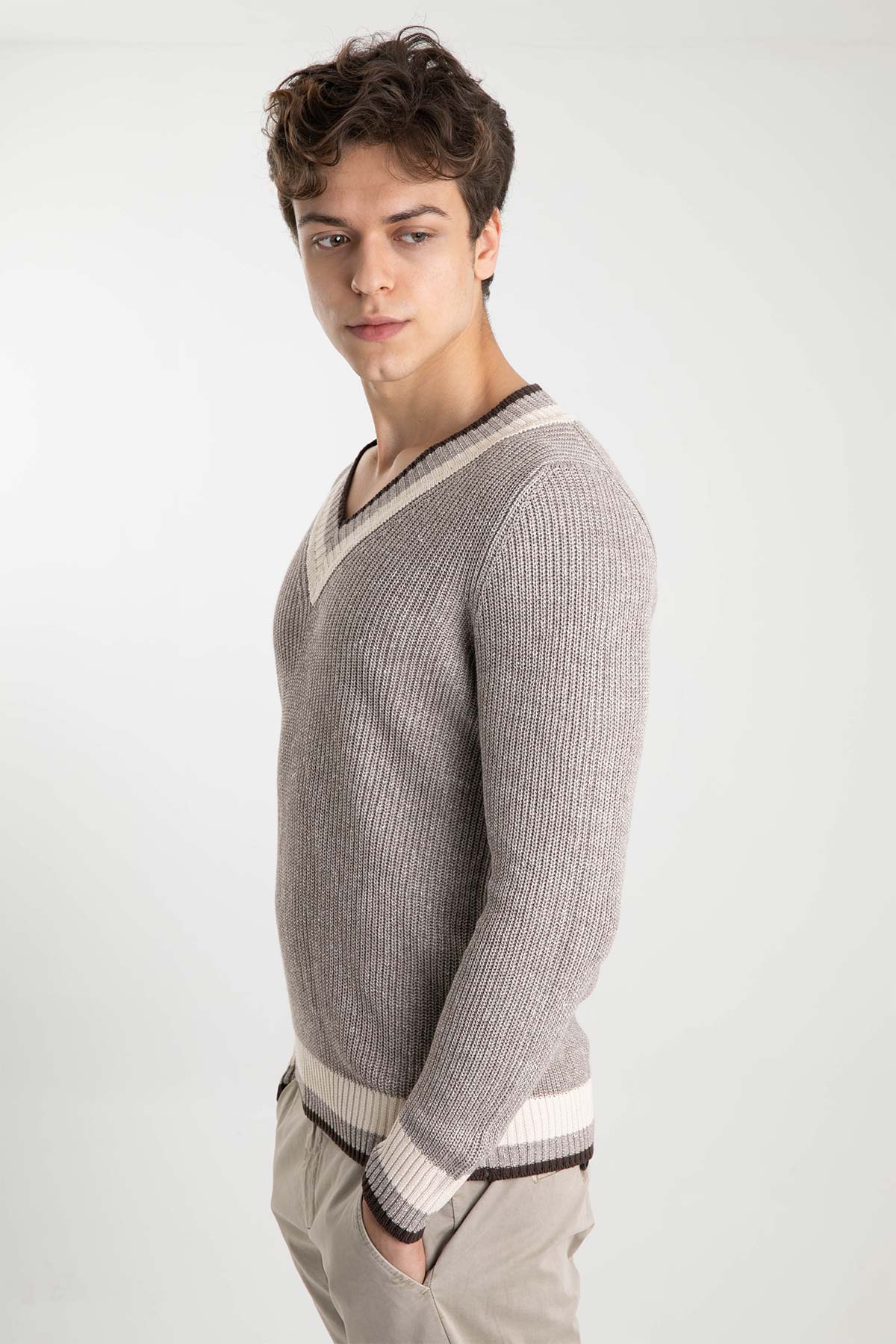 Gran Sasso V Yaka Keten Karışımlı Örgü Triko-Libas Trendy Fashion Store