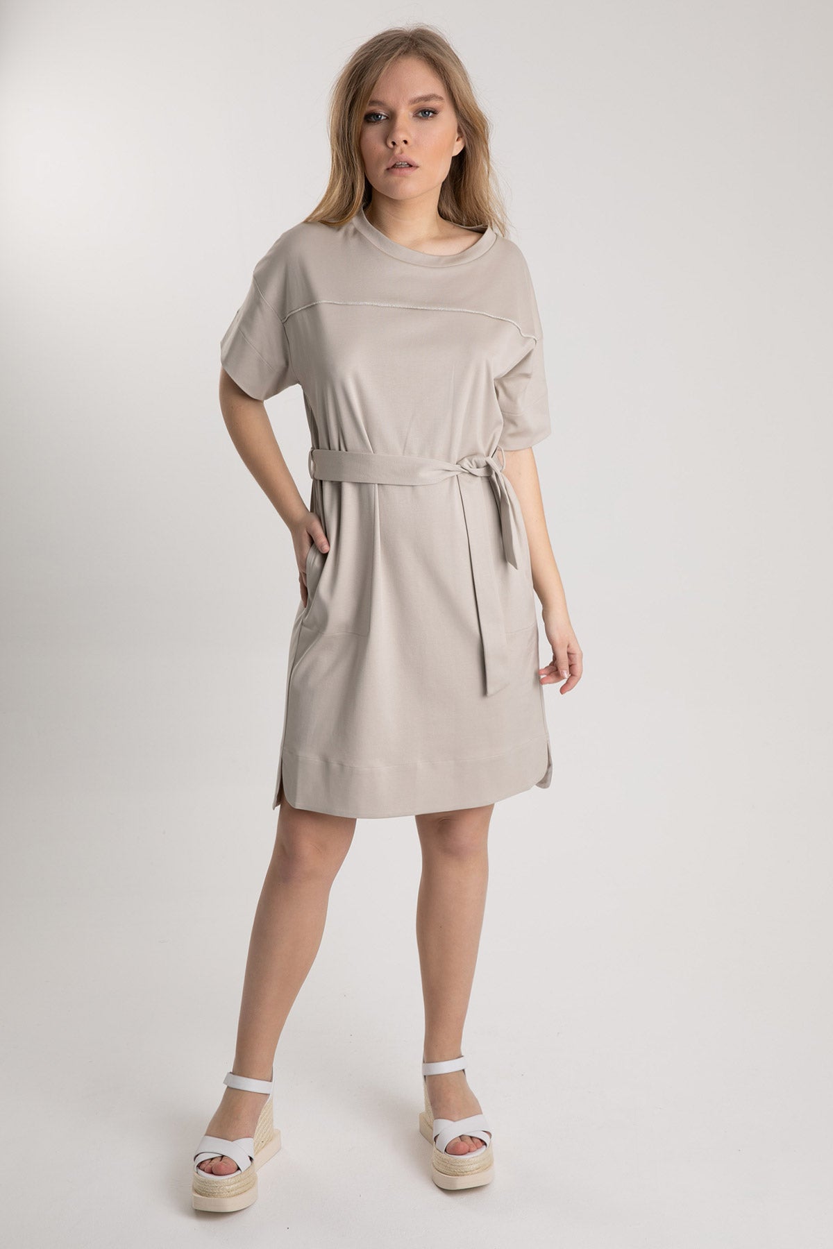 Tonet Belden Kuşaklı Kısa Kollu Diz Üstü Elbise-Libas Trendy Fashion Store