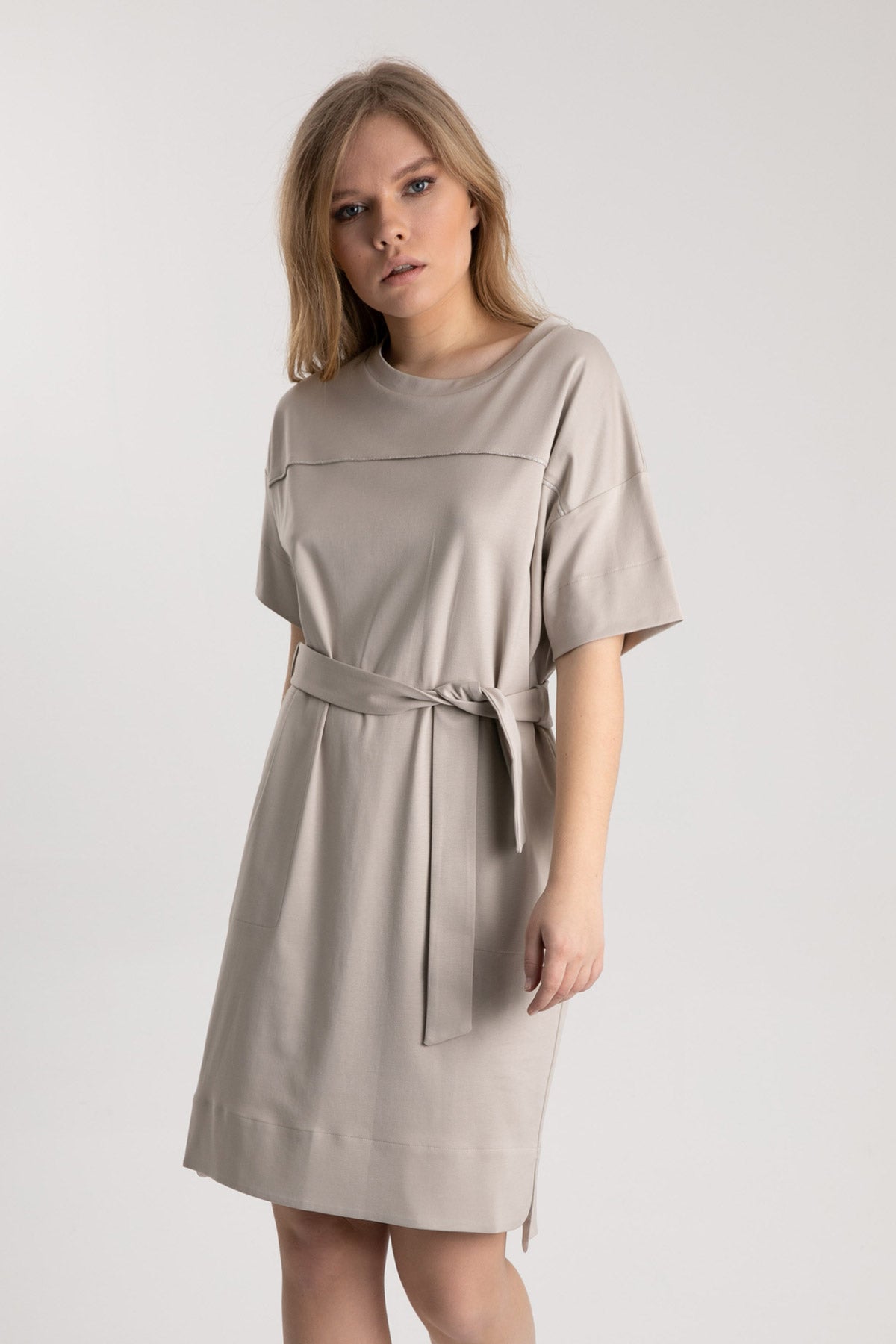 Tonet Belden Kuşaklı Kısa Kollu Diz Üstü Elbise-Libas Trendy Fashion Store