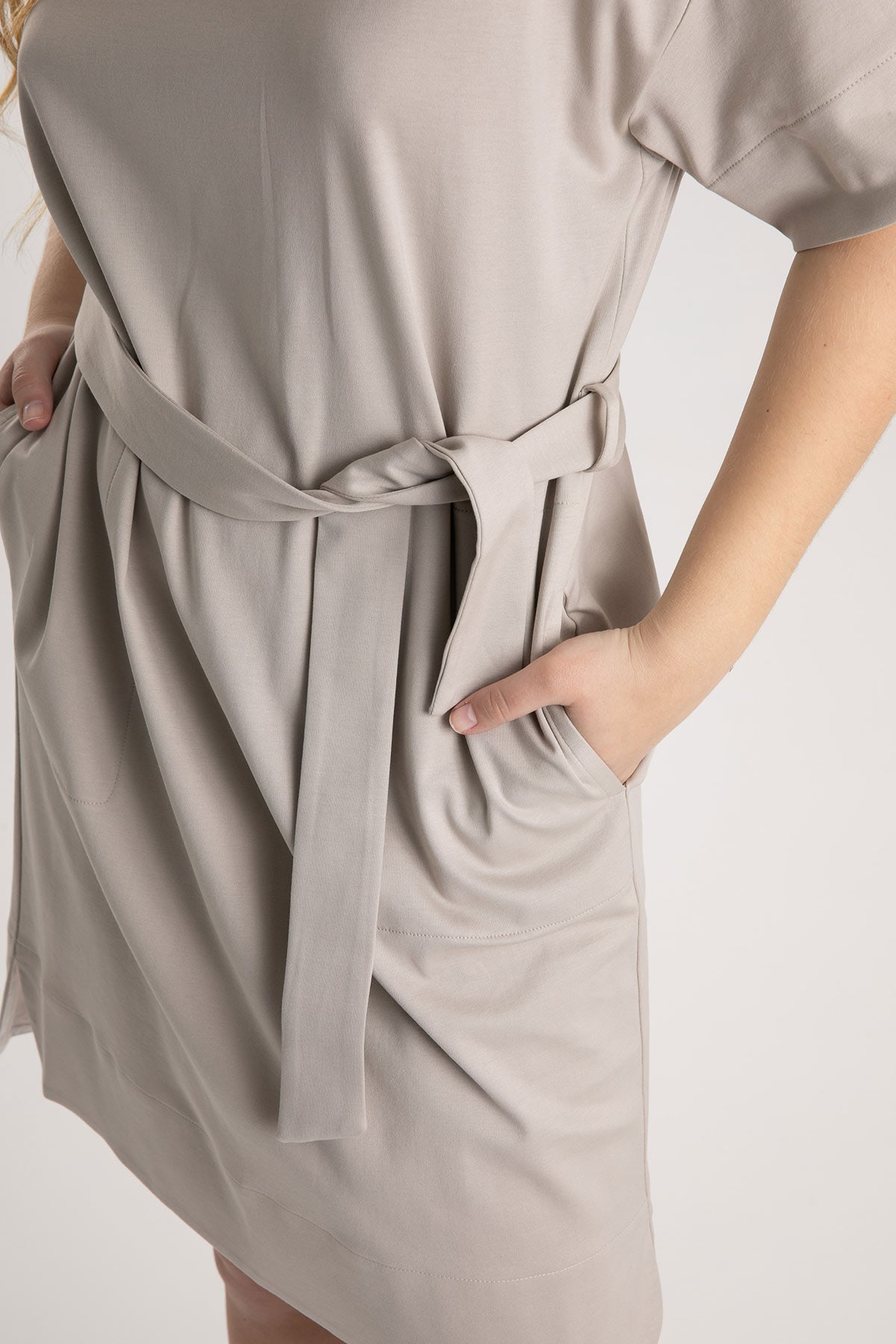 Tonet Belden Kuşaklı Kısa Kollu Diz Üstü Elbise-Libas Trendy Fashion Store