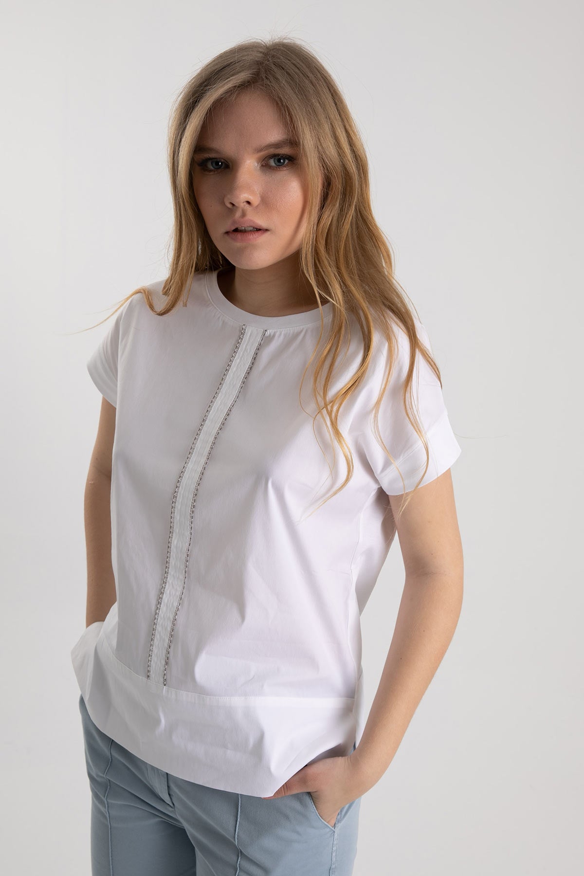 Tonet Yuvarlak Yaka Şerit Aksesuar Detaylı Bluz-Libas Trendy Fashion Store