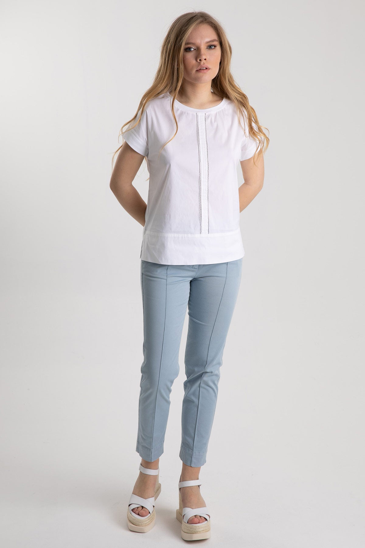 Tonet Yuvarlak Yaka Şerit Aksesuar Detaylı Bluz-Libas Trendy Fashion Store