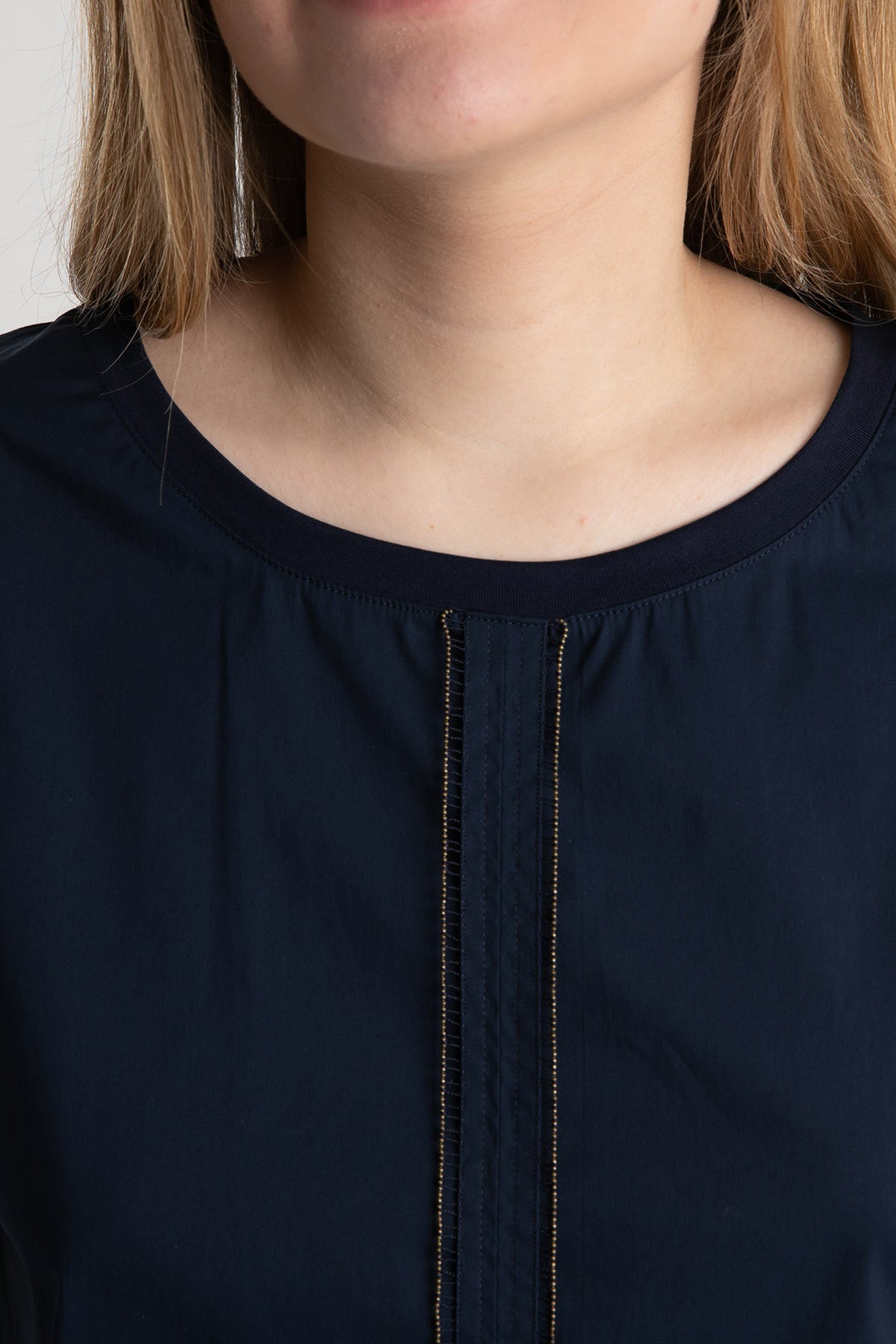 Tonet Yuvarlak Yaka Şerit Aksesuarlı Detaylı Bluz-Libas Trendy Fashion Store