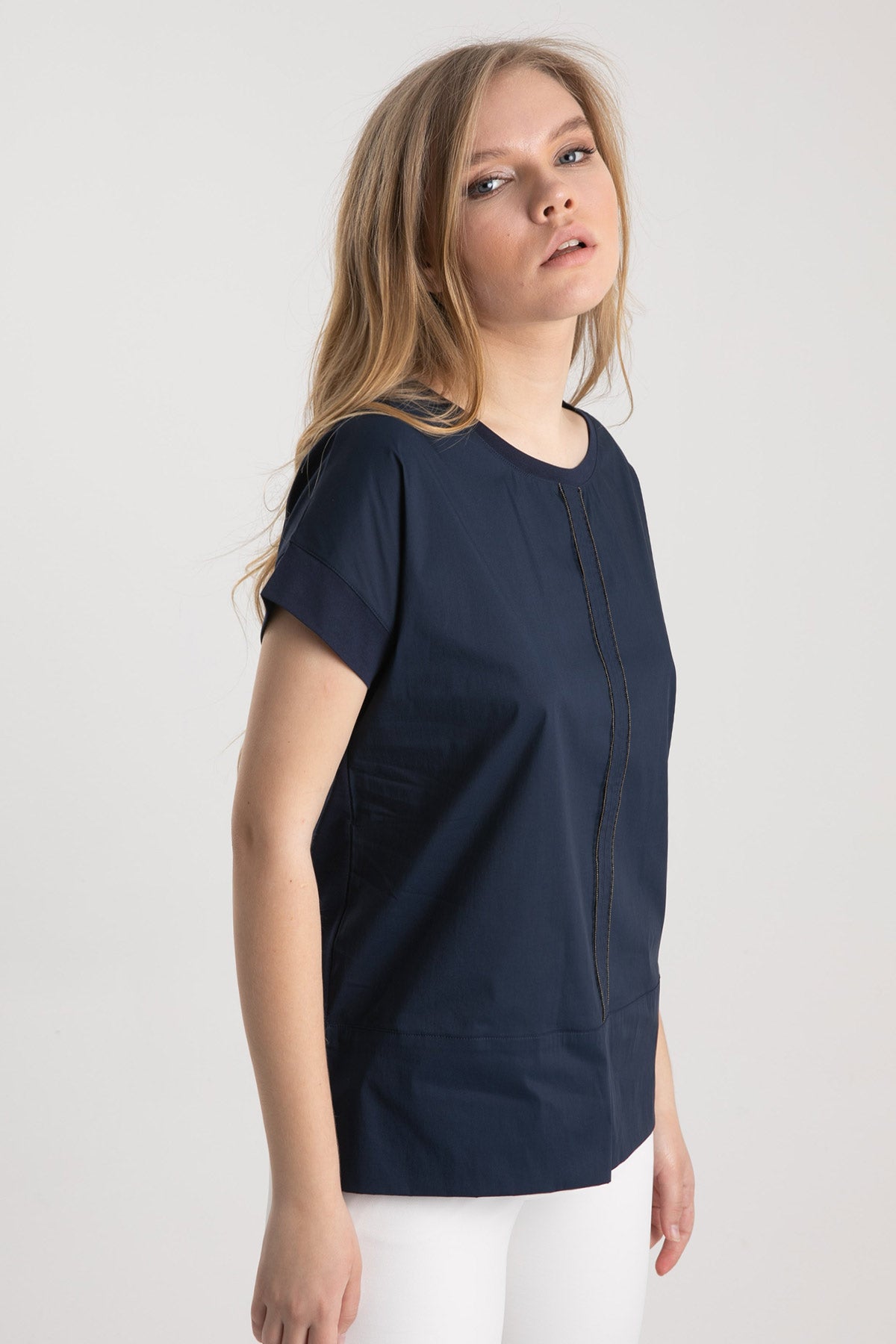Tonet Yuvarlak Yaka Şerit Aksesuarlı Detaylı Bluz-Libas Trendy Fashion Store