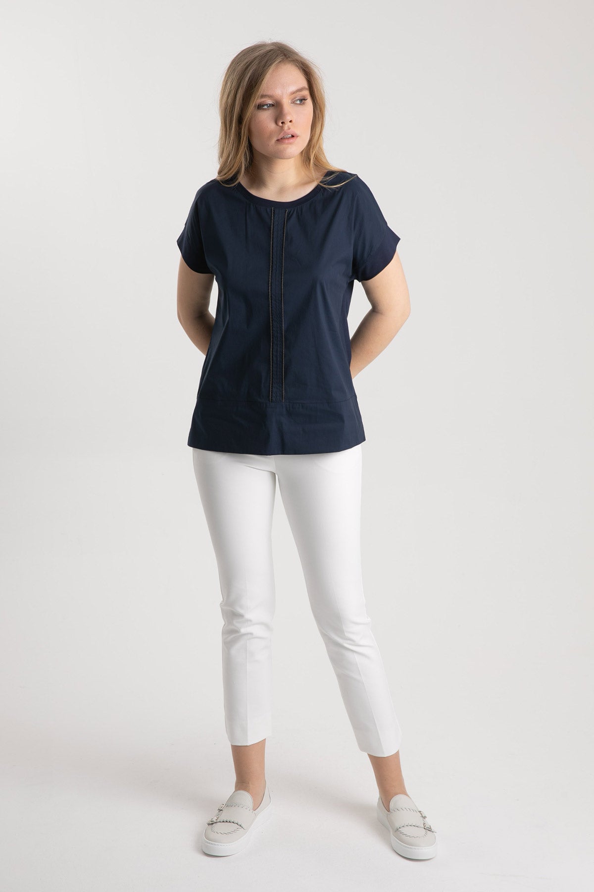 Tonet Yuvarlak Yaka Şerit Aksesuarlı Detaylı Bluz-Libas Trendy Fashion Store