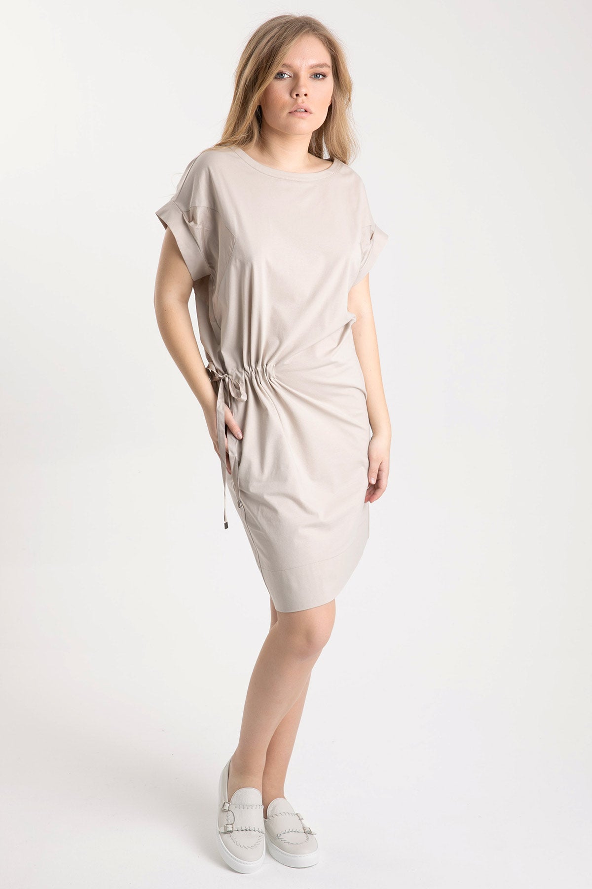 Tonet Belden Büzgülü Kısa Kollu Diz Üstü Elbise-Libas Trendy Fashion Store