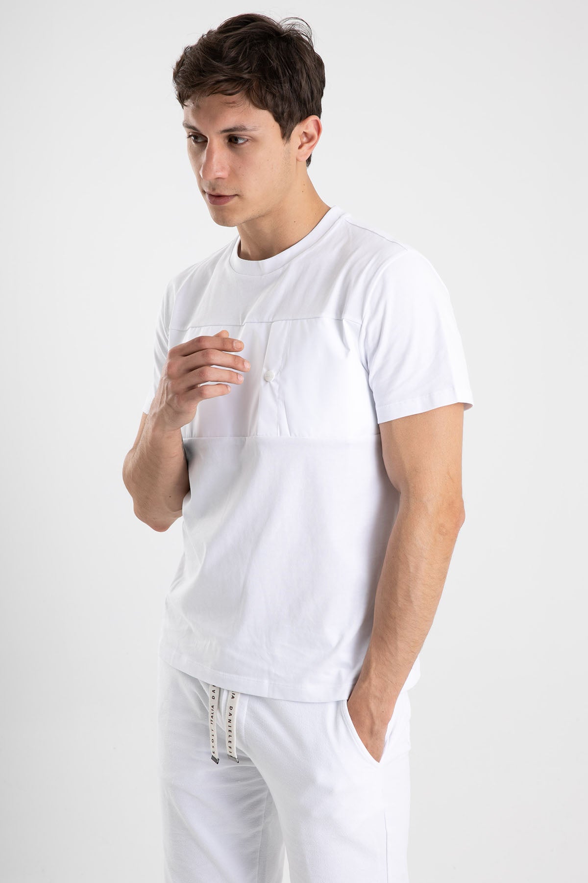 Herno Yuvarlak Yaka Cep Detaylı T-shirt-Libas Trendy Fashion Store