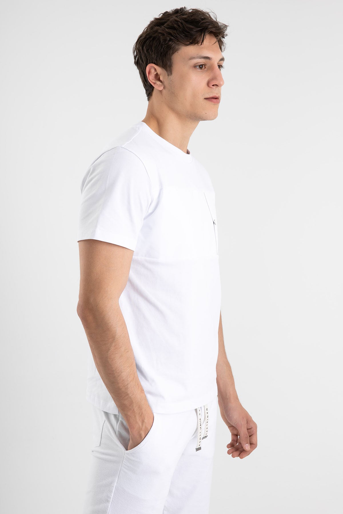 Herno Yuvarlak Yaka Cep Detaylı T-shirt-Libas Trendy Fashion Store