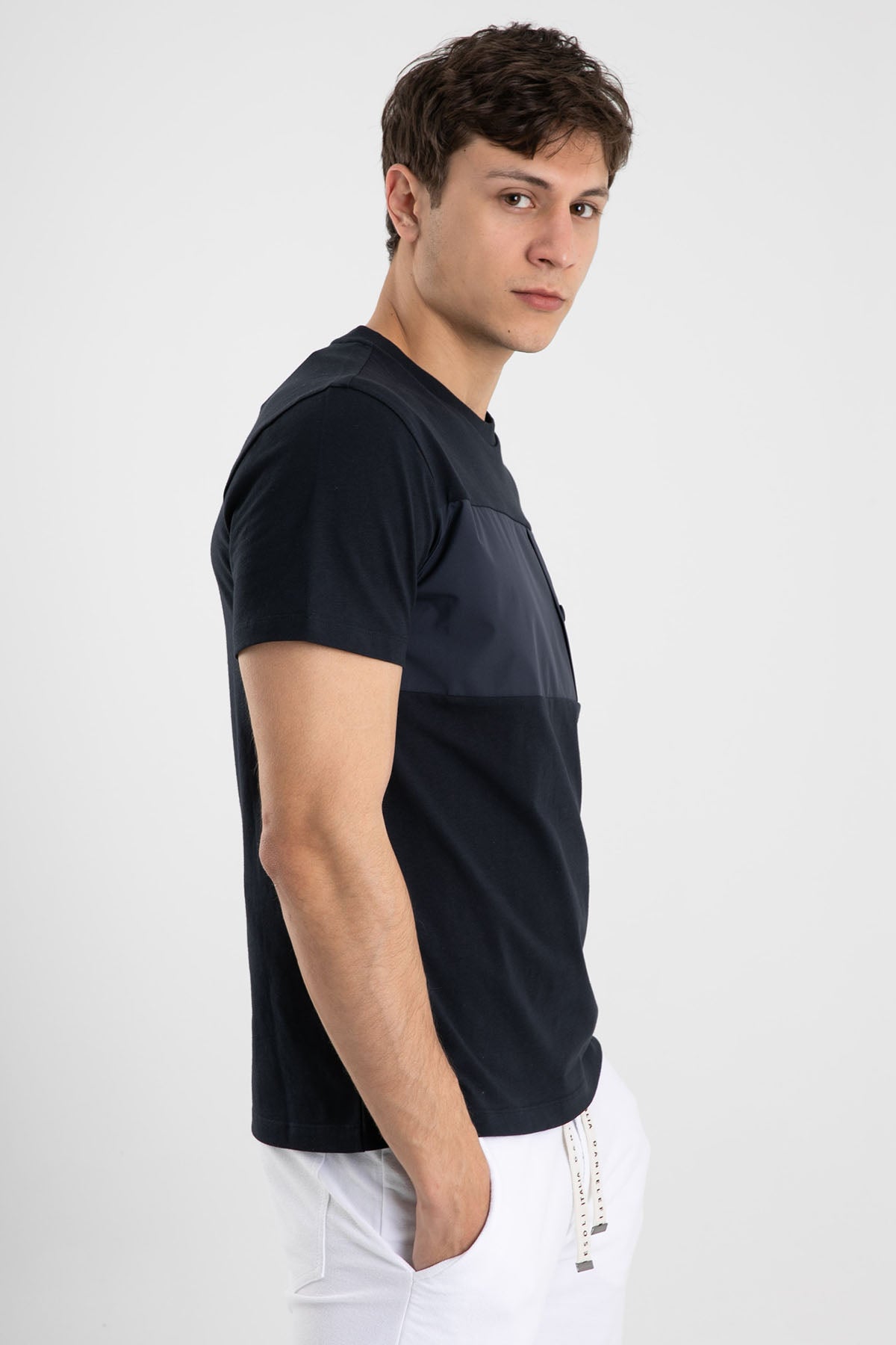 Herno Yuvarlak Yaka Cep Detaylı T-shirt-Libas Trendy Fashion Store