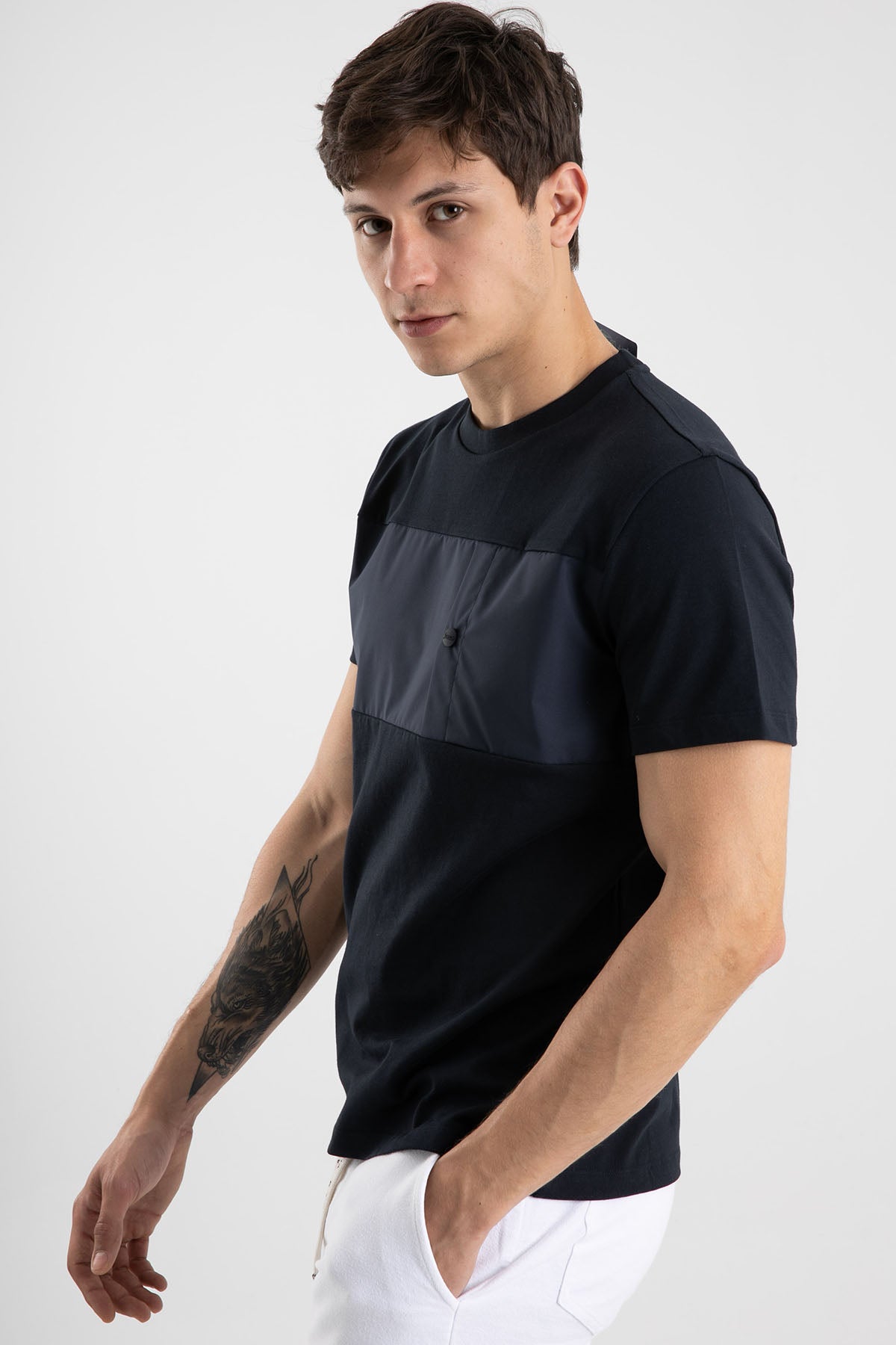 Herno Yuvarlak Yaka Cep Detaylı T-shirt-Libas Trendy Fashion Store