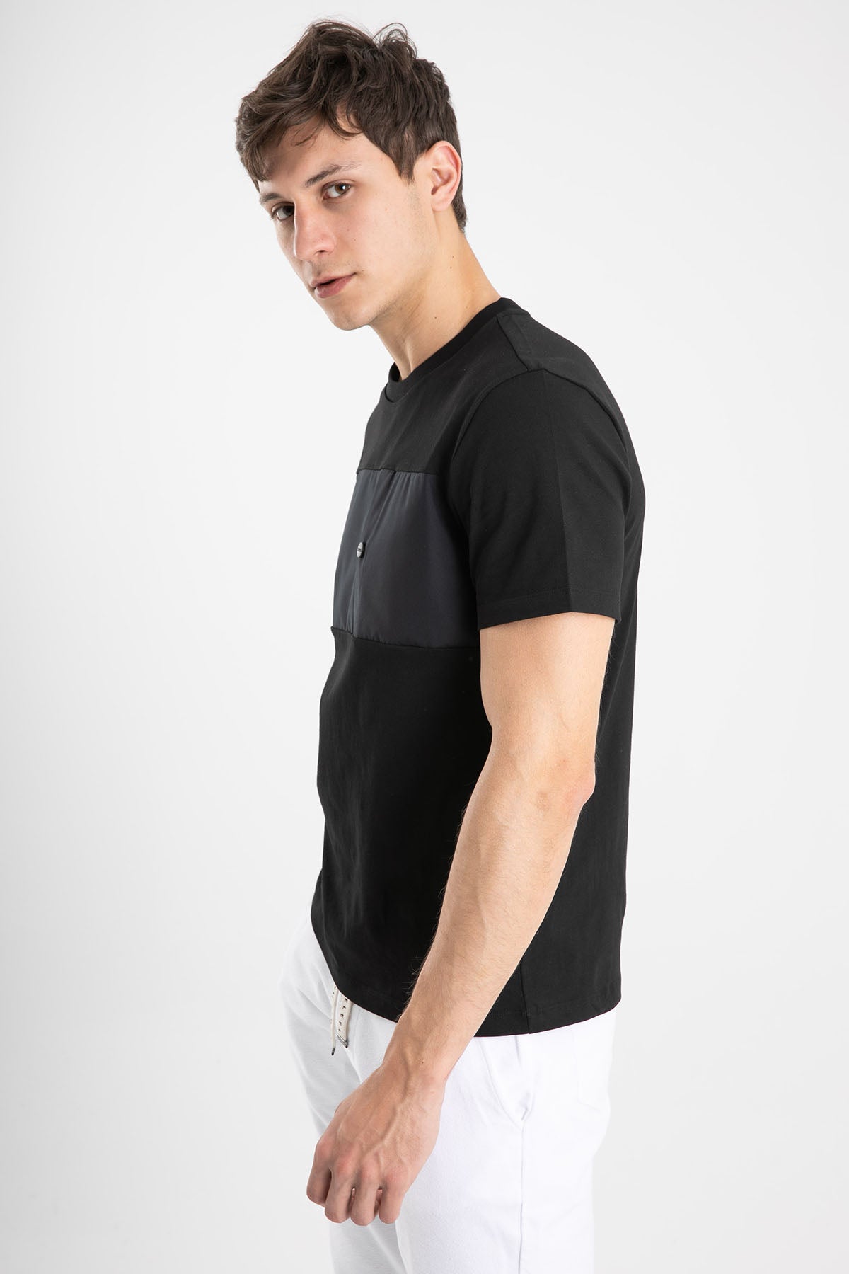 Herno Yuvarlak Yaka Cep Detaylı T-shirt-Libas Trendy Fashion Store