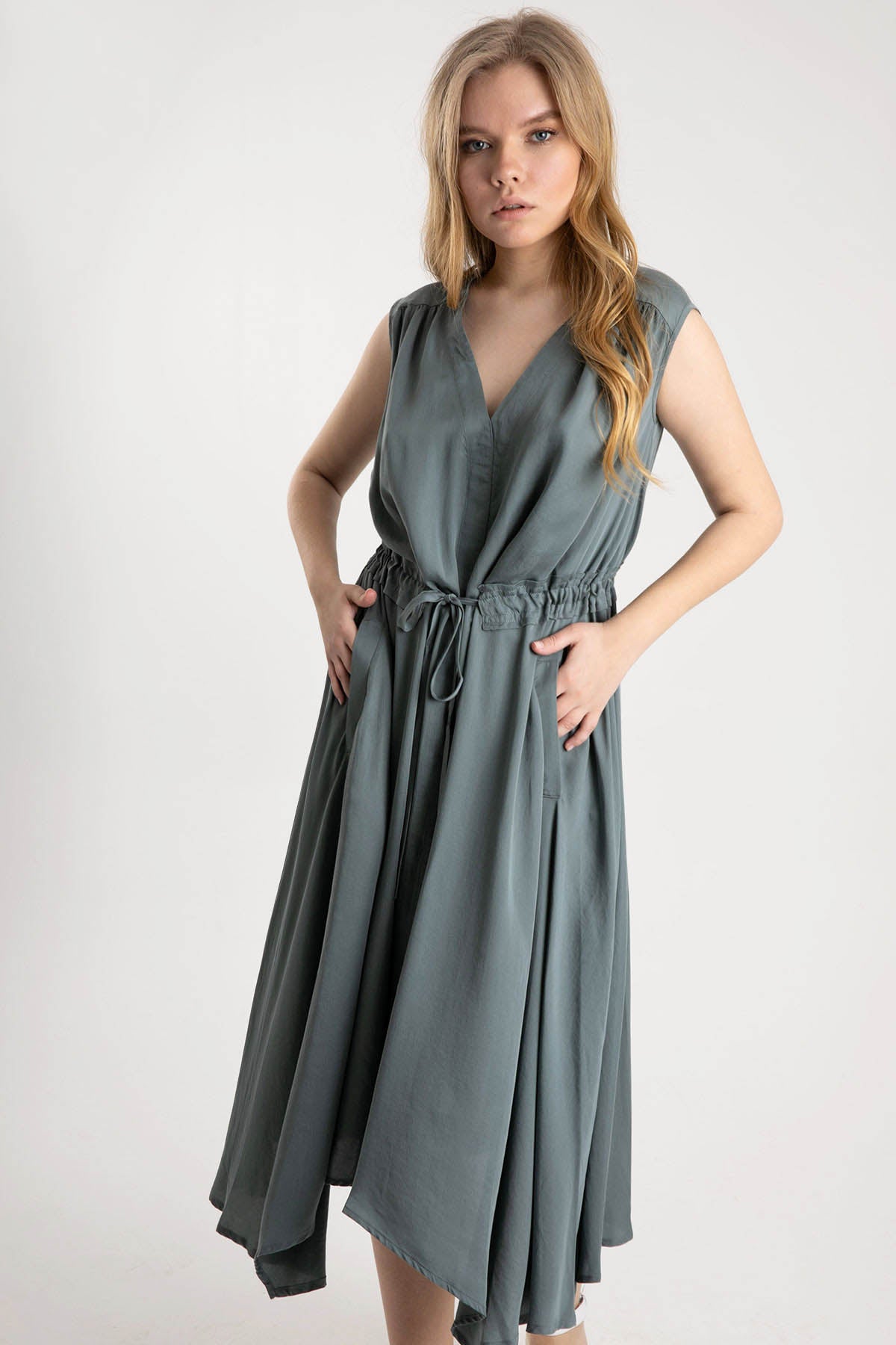 Crea Concept V Yaka Belden Büzgülü Pileli Elbise-Libas Trendy Fashion Store