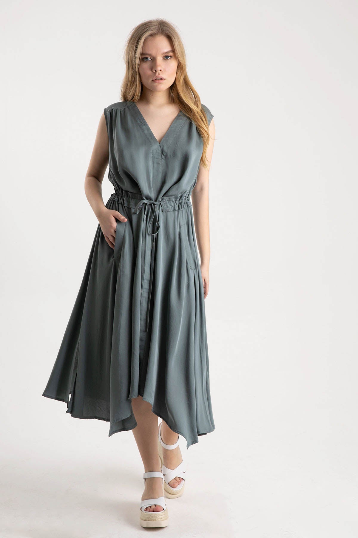 Crea Concept V Yaka Belden Büzgülü Pileli Elbise-Libas Trendy Fashion Store