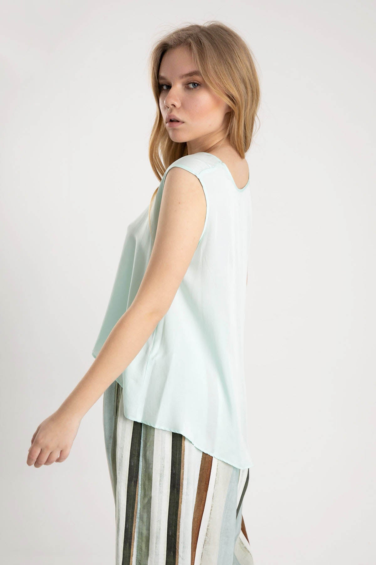 Crea Concept Yuvarlak Yaka Kolsuz Bluz-Libas Trendy Fashion Store