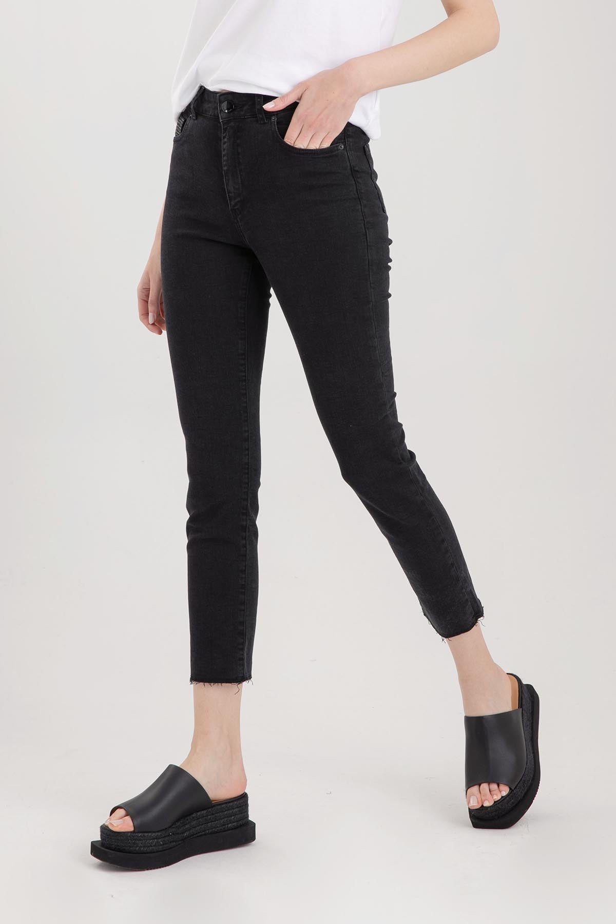 Replay Faaby Yüksek Bel Cigarette Crop Fit Yıkamalı Jeans-Libas Trendy Fashion Store