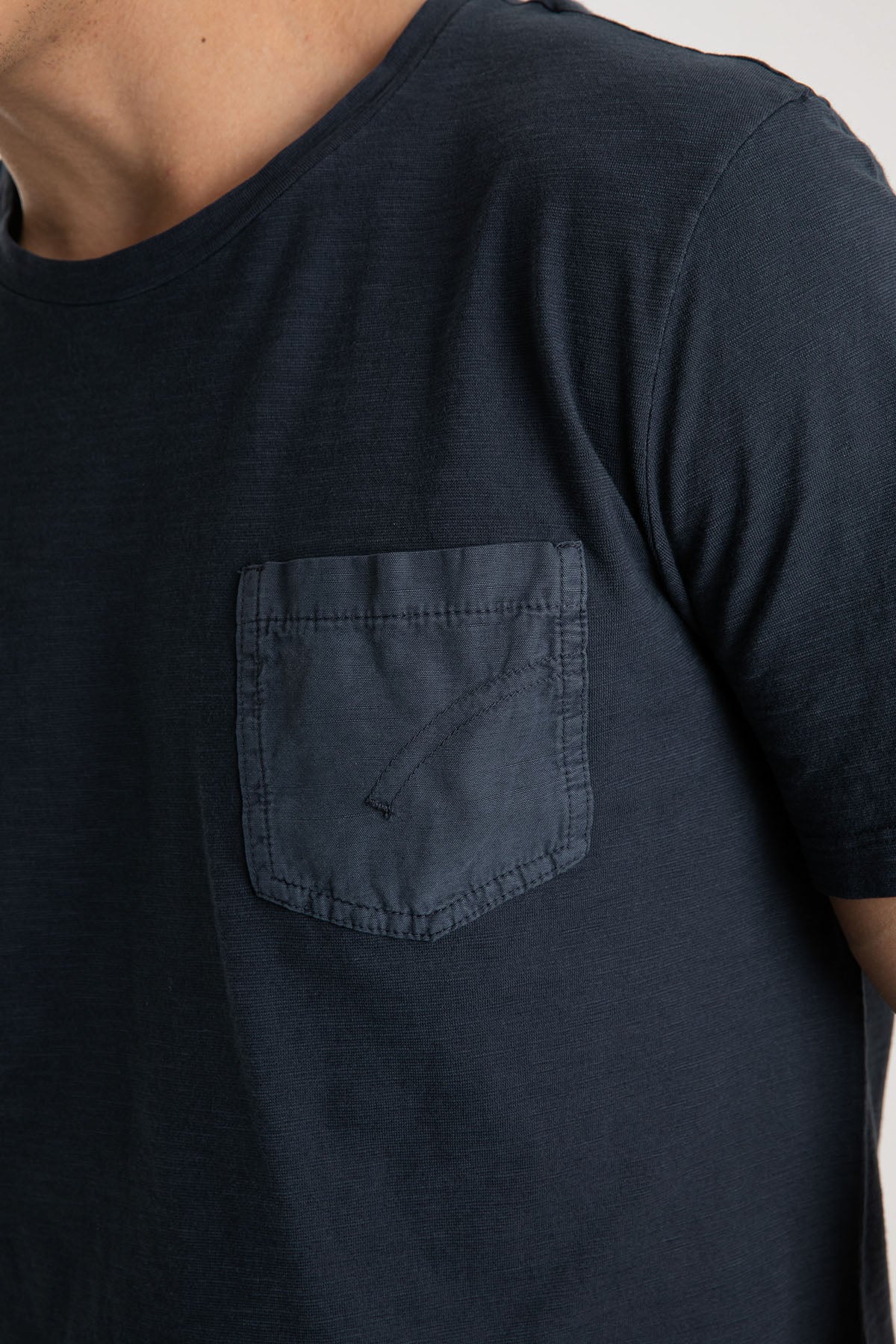 Dondup Yuvarlak Yaka Cepli T-shirt-Libas Trendy Fashion Store