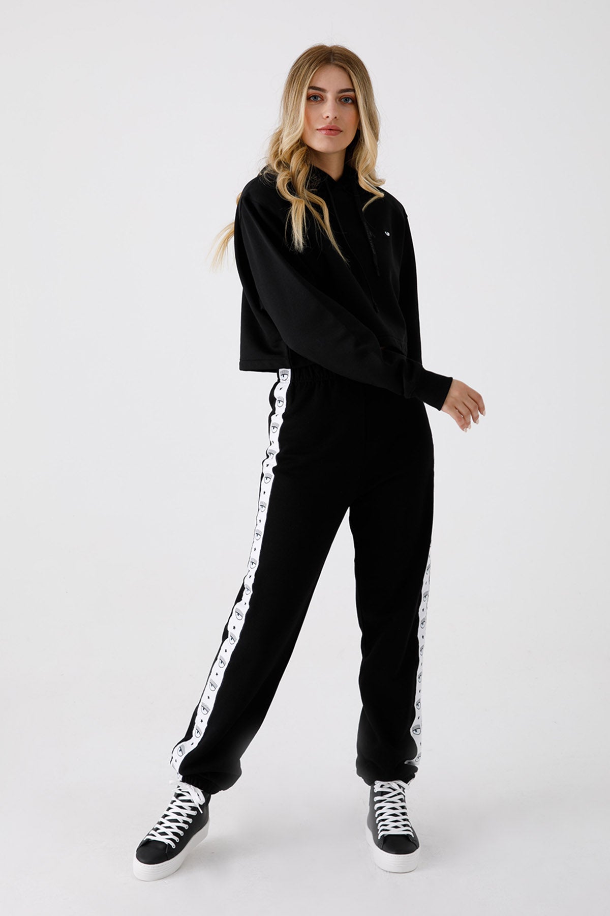 Chiara Ferragni Winking Eye Kapüşonlu Crop Sweatshirt-Libas Trendy Fashion Store