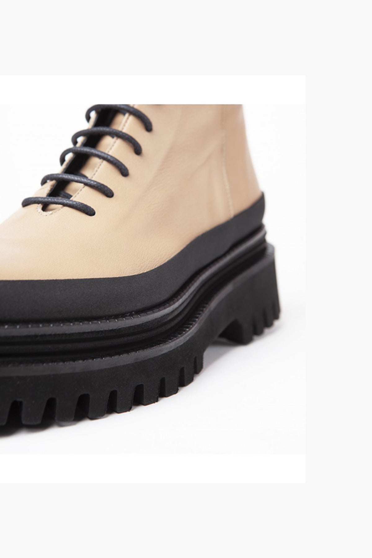 Paloma Barcelo Carine Bağcıklı Fermuarlı Deri Postal Bot-Libas Trendy Fashion Store