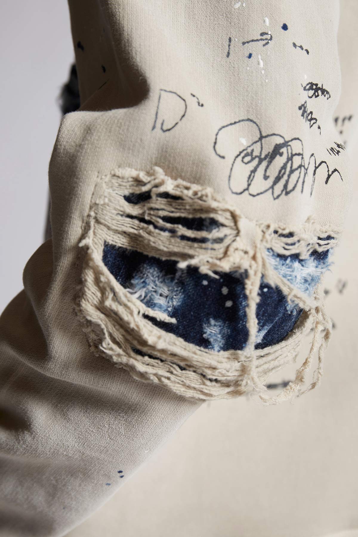 Dsquared Eskitme Detaylı Yuvarlak Yaka Sweatshirt-Libas Trendy Fashion Store