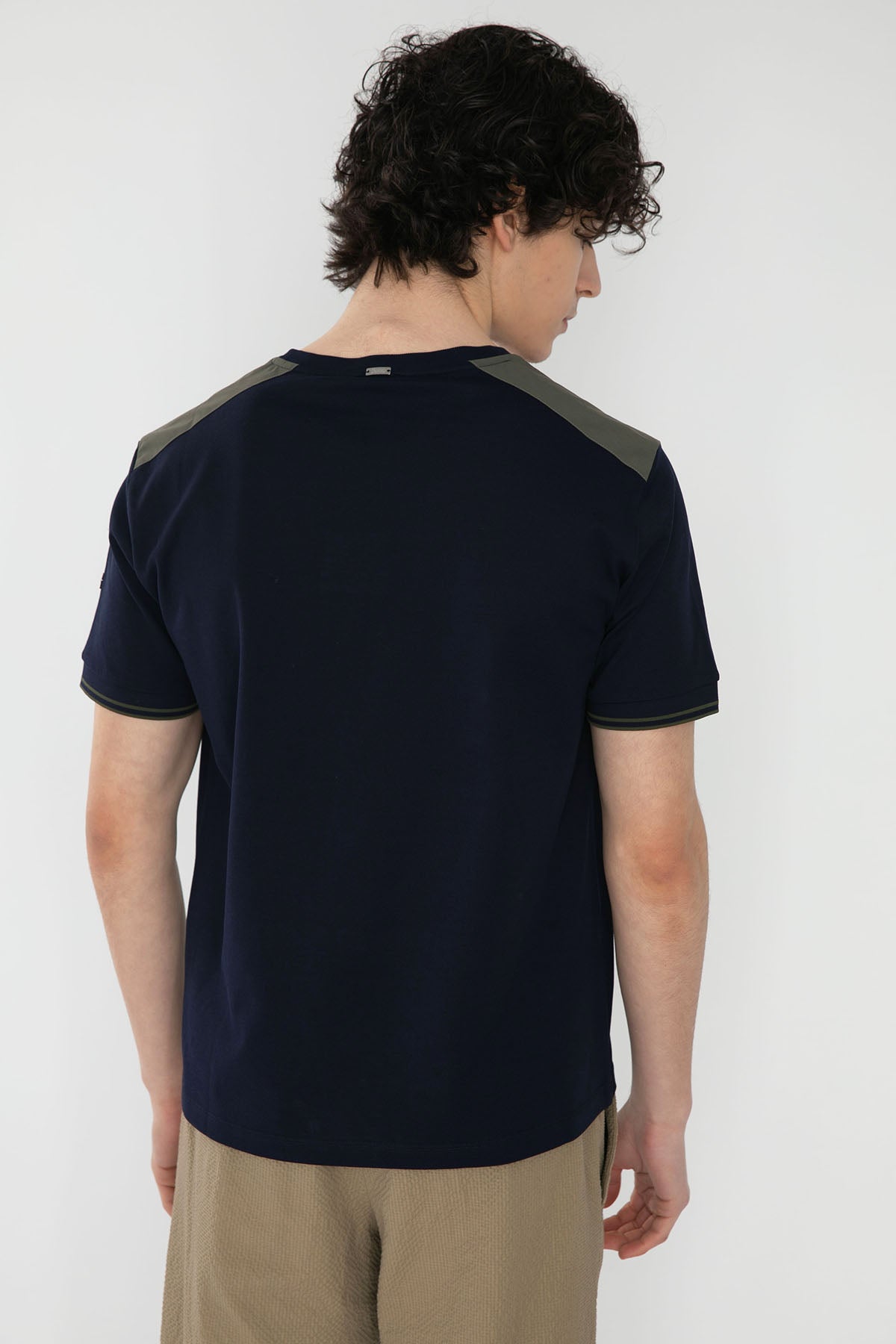 Herno Yuvarlak Yaka Logolu T-shirt-Libas Trendy Fashion Store