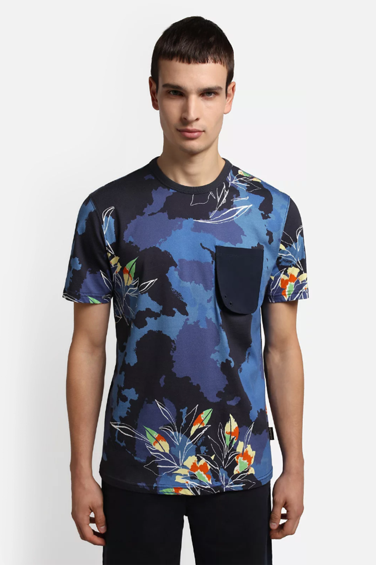 Napapijri Cep Detaylı Kamuflaj Desenli T-shirt-Libas Trendy Fashion Store