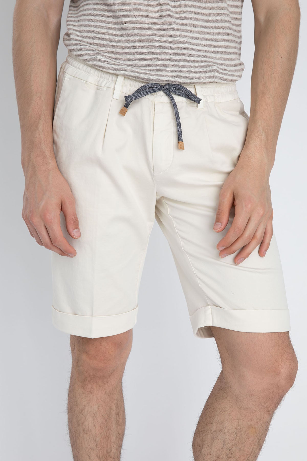 Fradi Beli Lastikli Tek Pile Şort-Libas Trendy Fashion Store