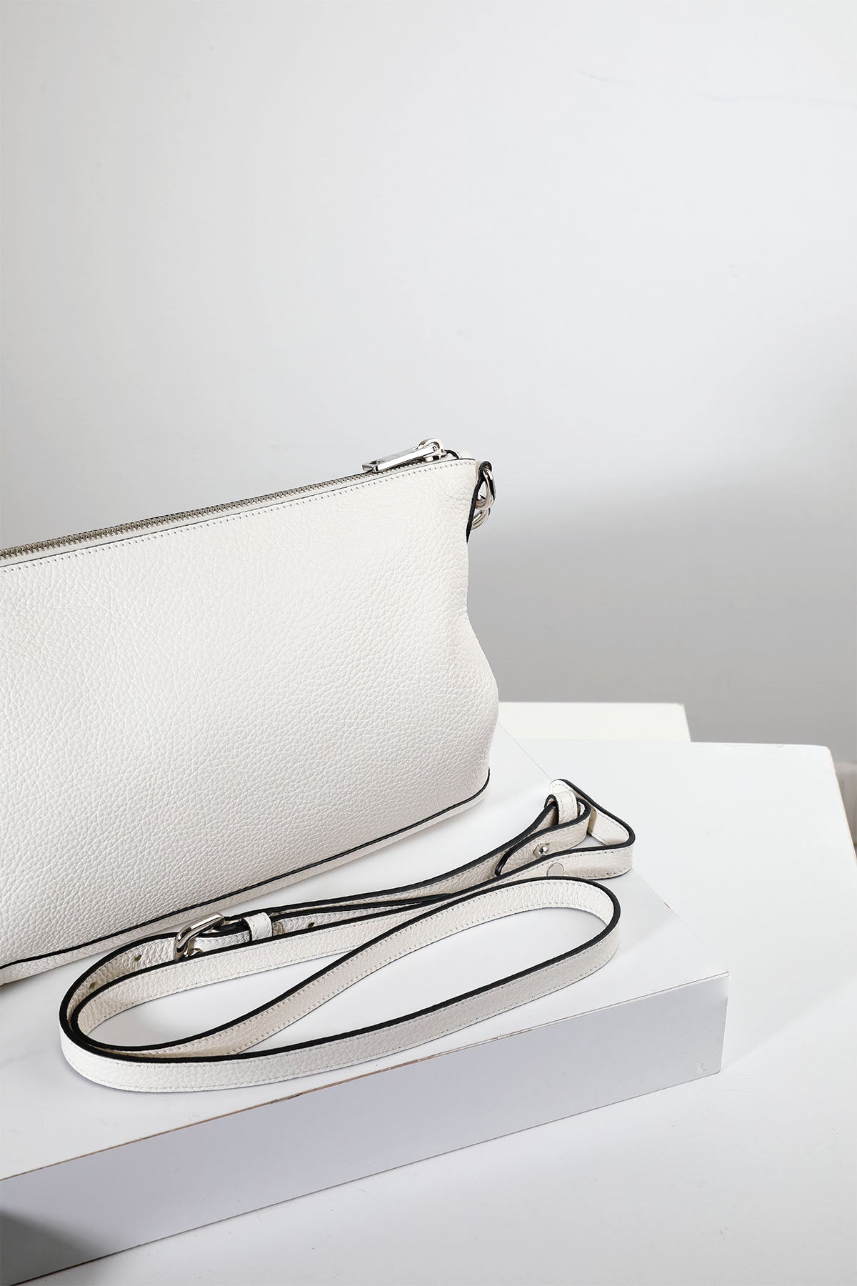 Prada Bandoliera Deri Çanta-Libas Trendy Fashion Store