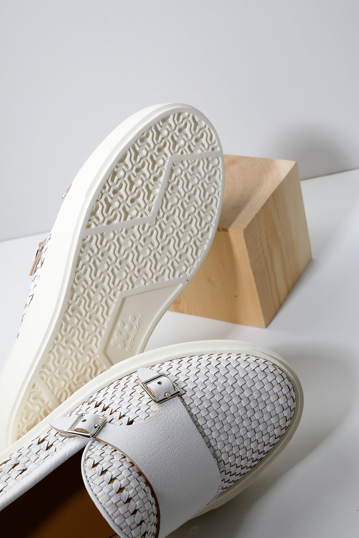 Henderson Gloria Çift Tokalı Örgü Deri Loafer Ayakkabı-Libas Trendy Fashion Store