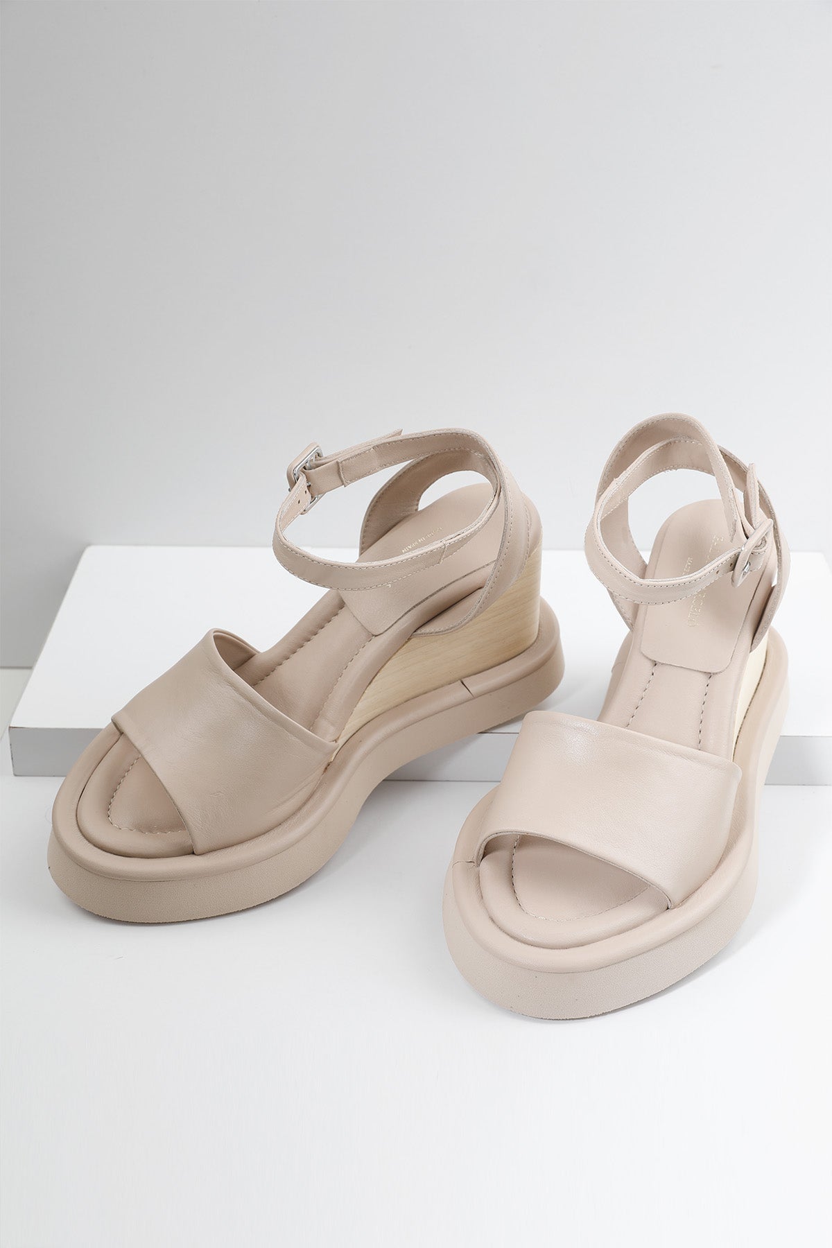Paloma Barcelo Inga Dolgu Topuklu Deri Sandalet-Libas Trendy Fashion Store