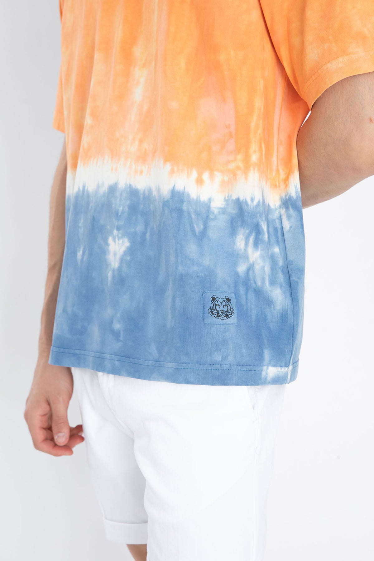 Kenzo Yuvarlak Yaka Batik Renk Bloklu T-shirt-Libas Trendy Fashion Store