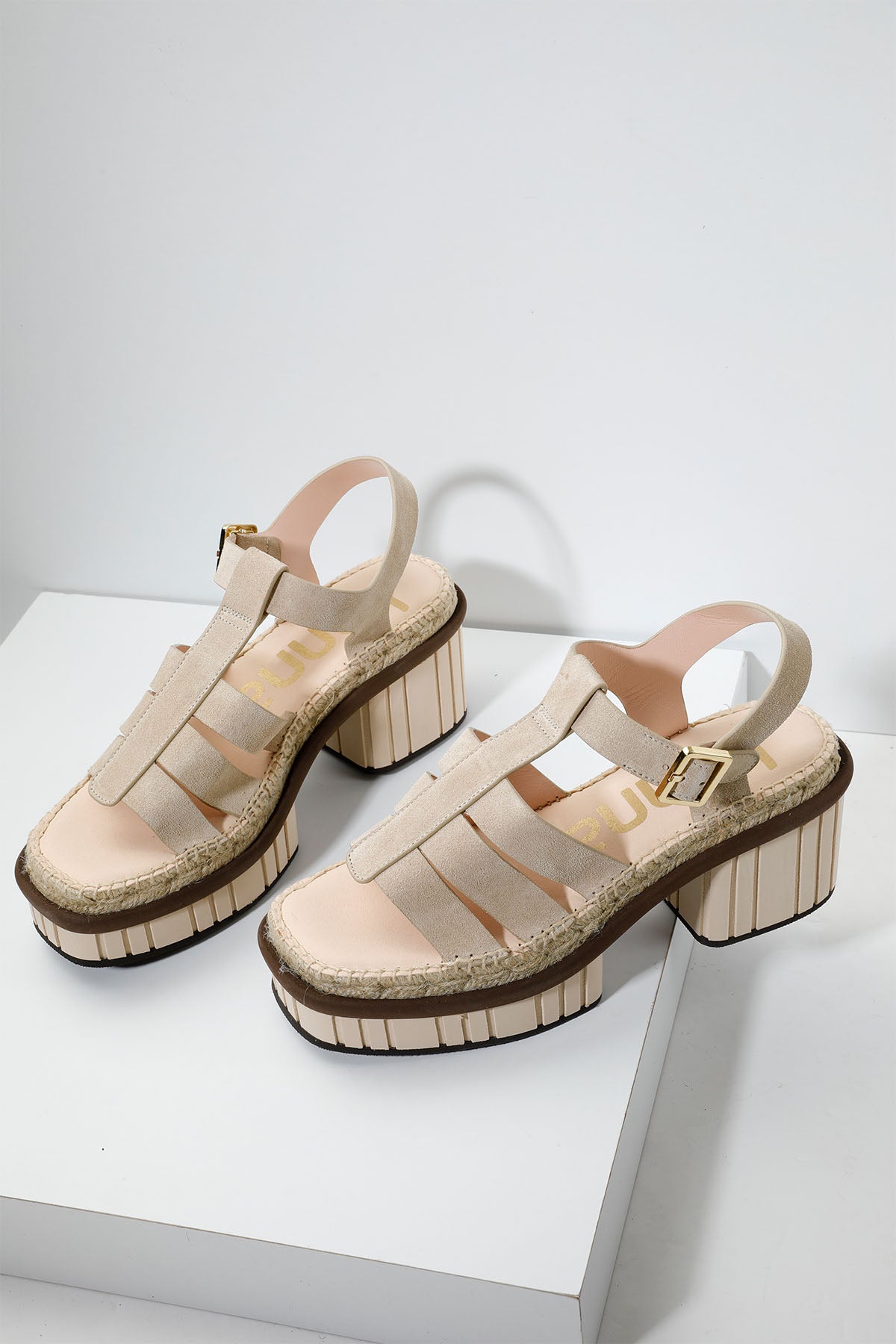Kanna Ayrık Platform Tabanlı Küt Burun Süet Sandalet-Libas Trendy Fashion Store