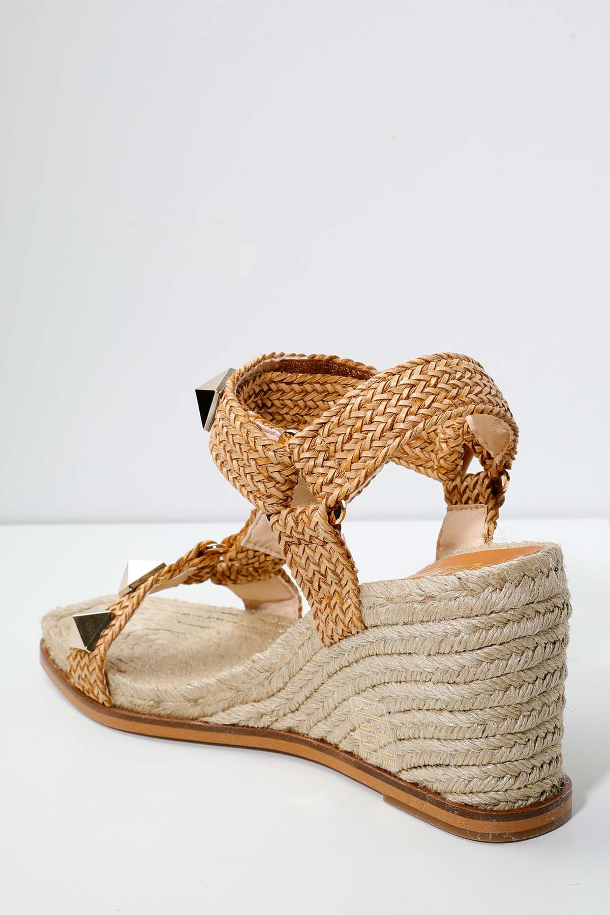 Kanna Aksesuar Detaylı Dolgu Topuk Hasır Örgü Sandalet-Libas Trendy Fashion Store