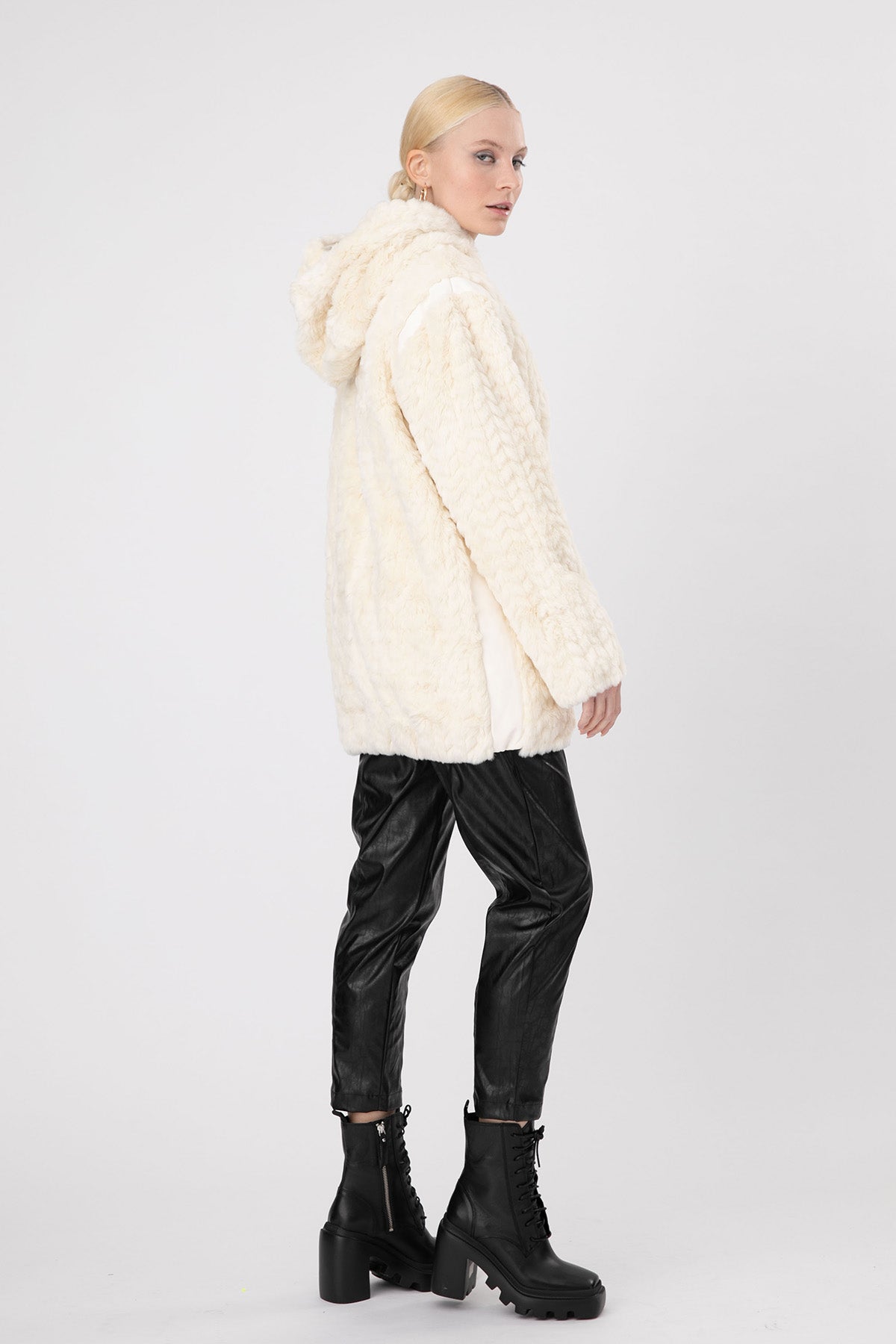 Liu Jo Kapüşonlu Peluş Ceket-Libas Trendy Fashion Store