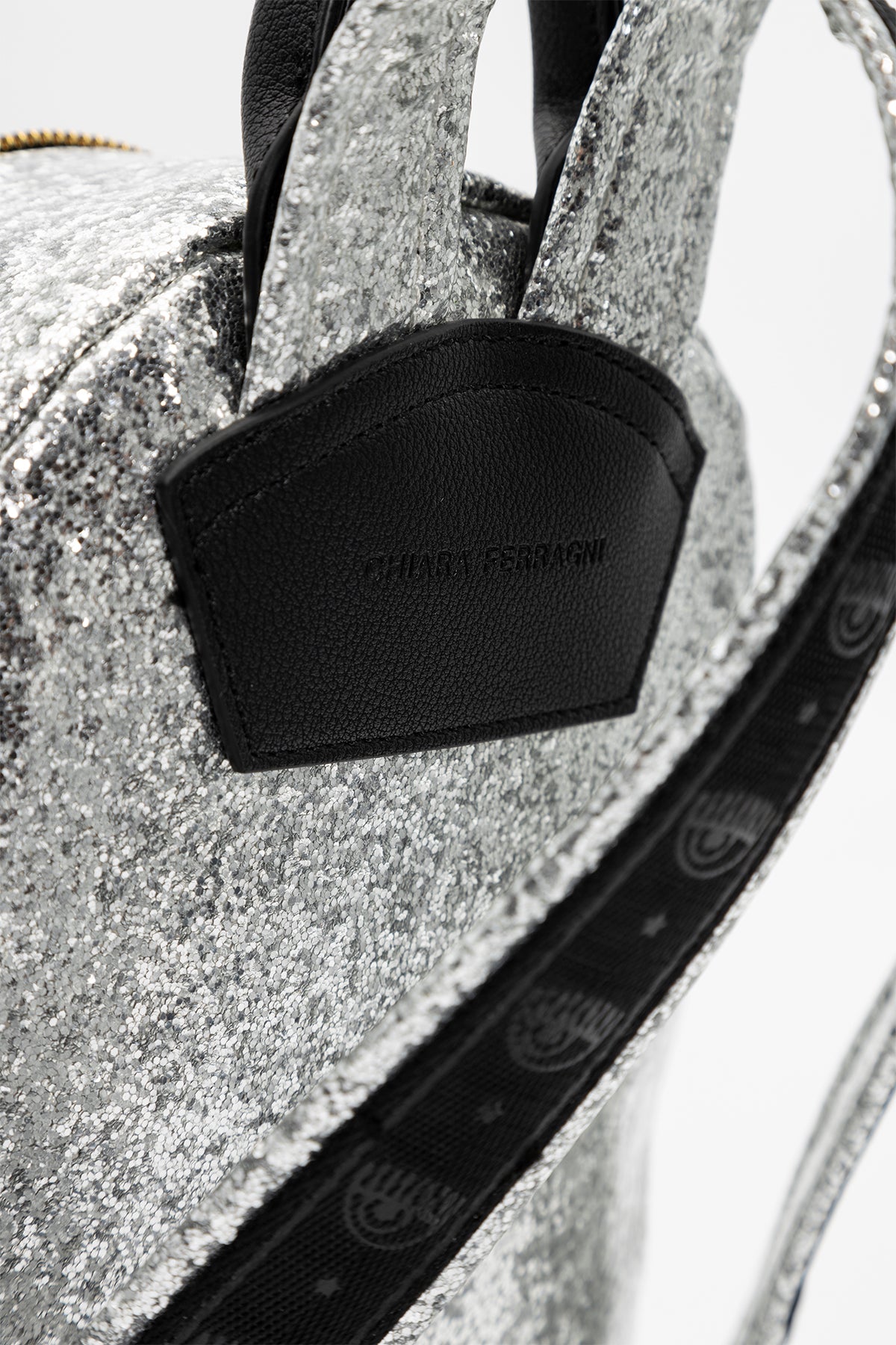 Chiara Ferragni Göz Logolu Parıltılı Sırt Çantası-Libas Trendy Fashion Store