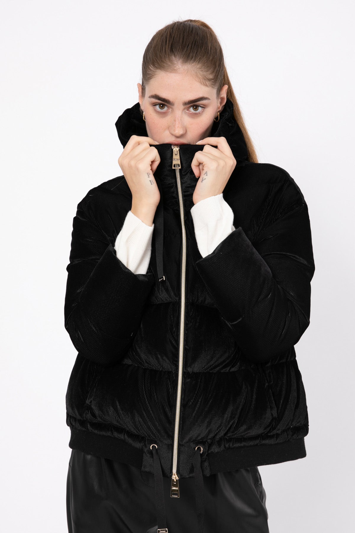 Herno Kapüşonlu Kadife Puffer Mont-Libas Trendy Fashion Store