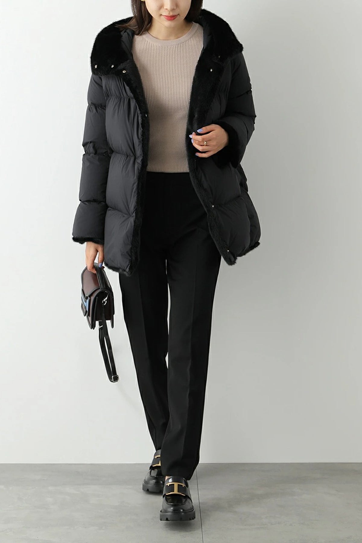 Herno Peluş Detaylı Kapüşonlu Puffer Mont-Libas Trendy Fashion Store