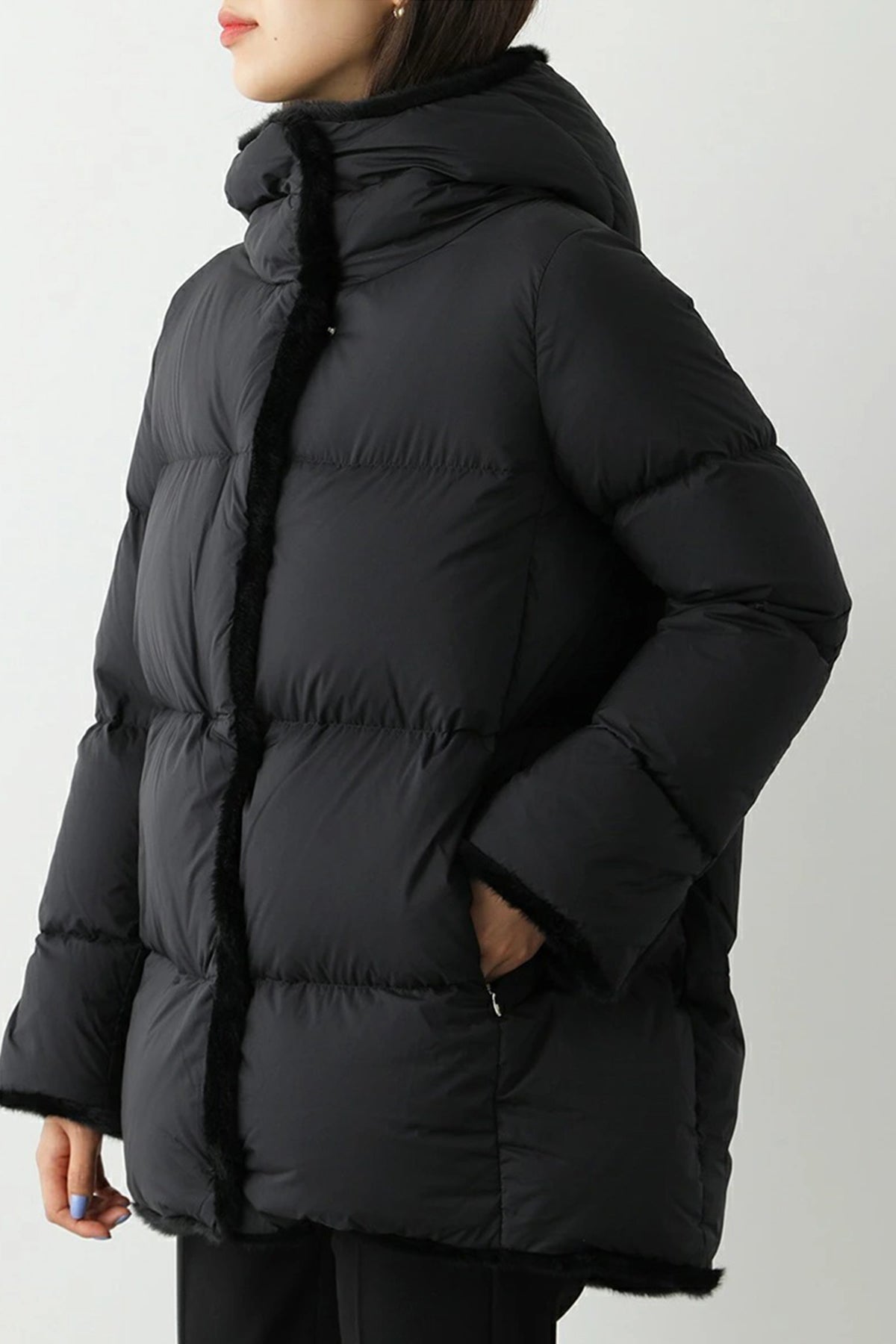 Herno Peluş Detaylı Kapüşonlu Puffer Mont-Libas Trendy Fashion Store