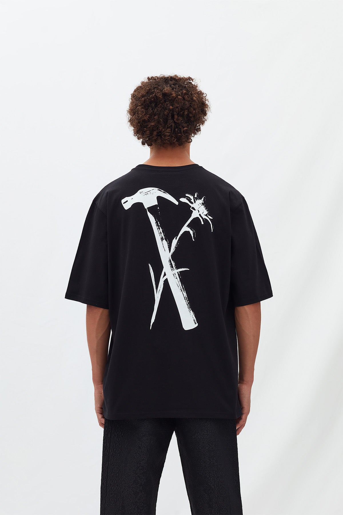 Les Benjamins Yuvarlak Yaka Logolu T-shirt-Libas Trendy Fashion Store