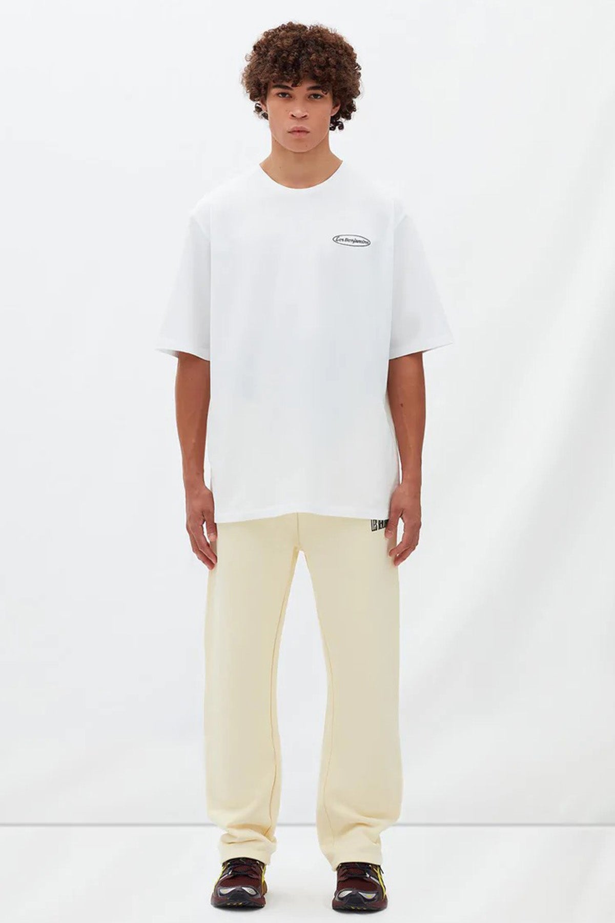 Les Benjamins Yuvarlak Yaka Logolu T-shirt-Libas Trendy Fashion Store