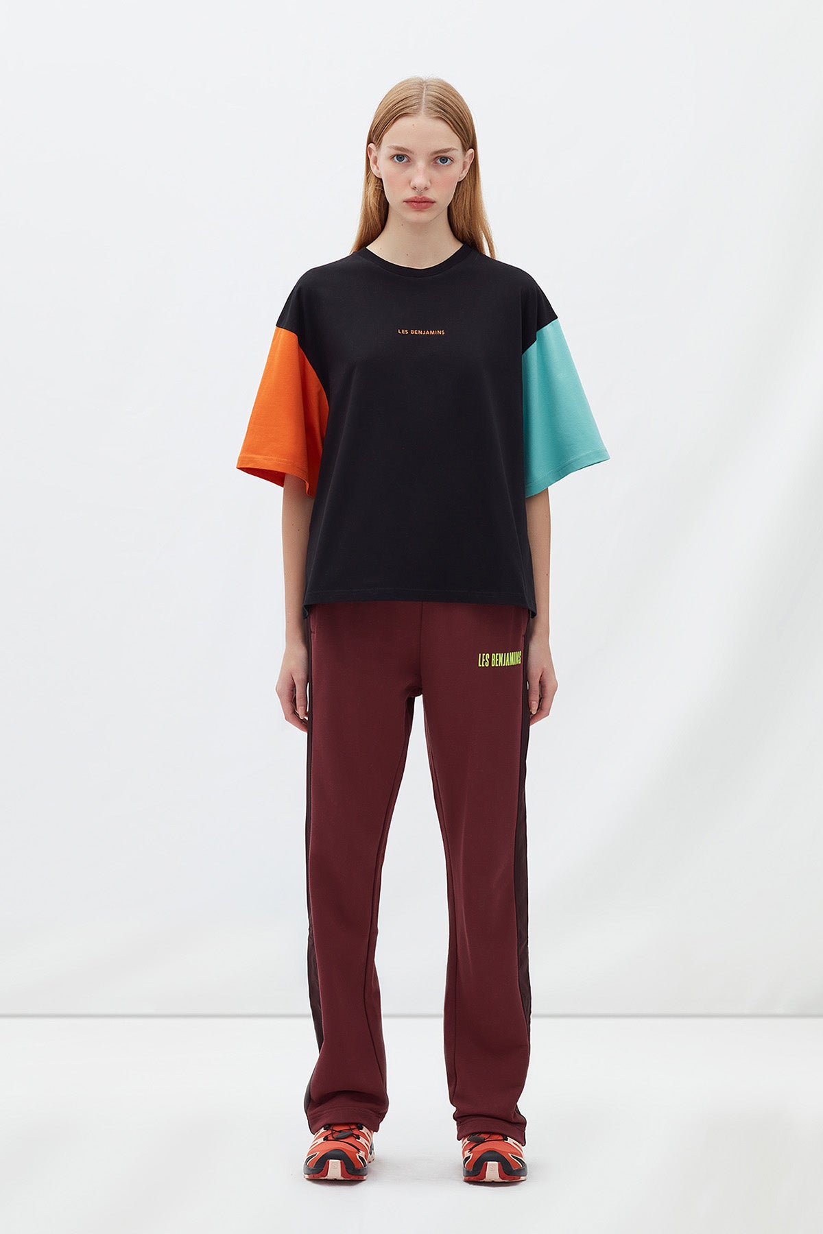 Les Benjamins Yuvarlak Yaka Logolu T-shirt-Libas Trendy Fashion Store