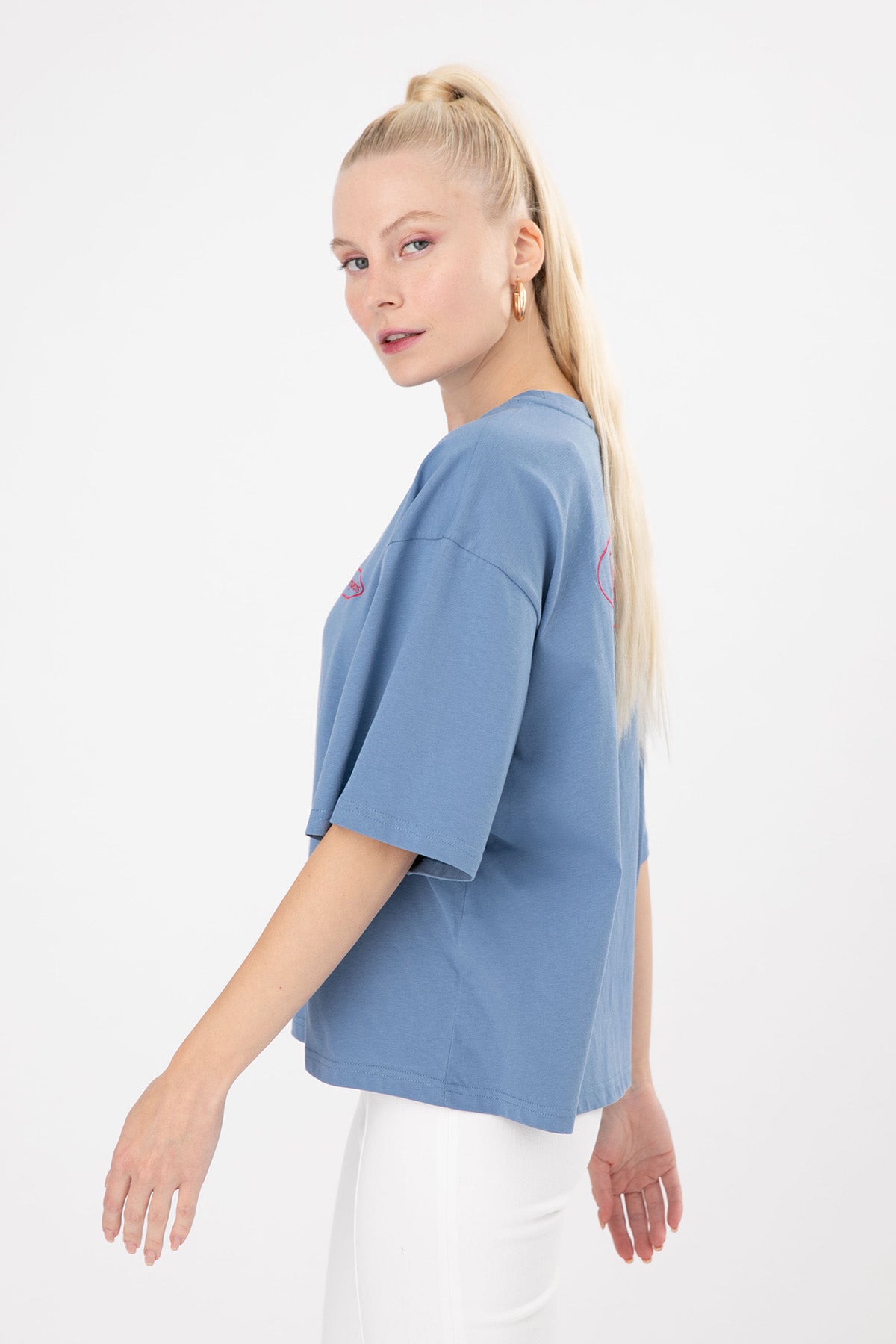 Les Benjamins Yuvarlak Yaka Logolu T-shirt-Libas Trendy Fashion Store