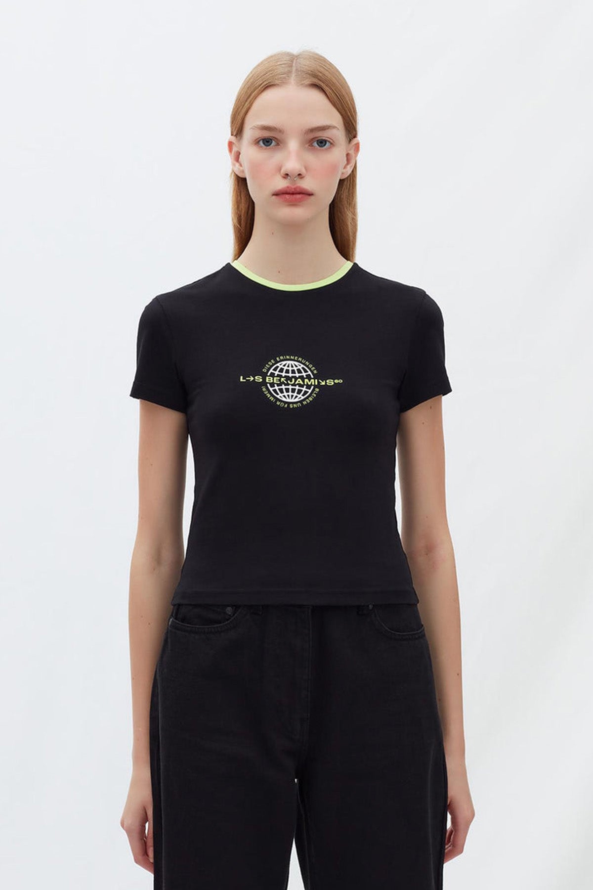 Les Benjamins Yuvarlak Yaka Logolu T-shirt-Libas Trendy Fashion Store