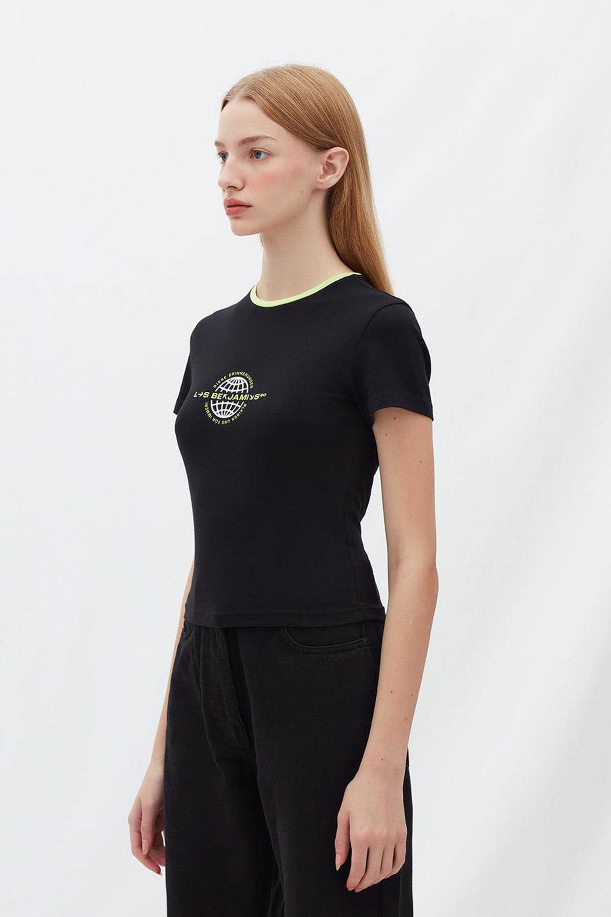 Les Benjamins Yuvarlak Yaka Logolu T-shirt-Libas Trendy Fashion Store